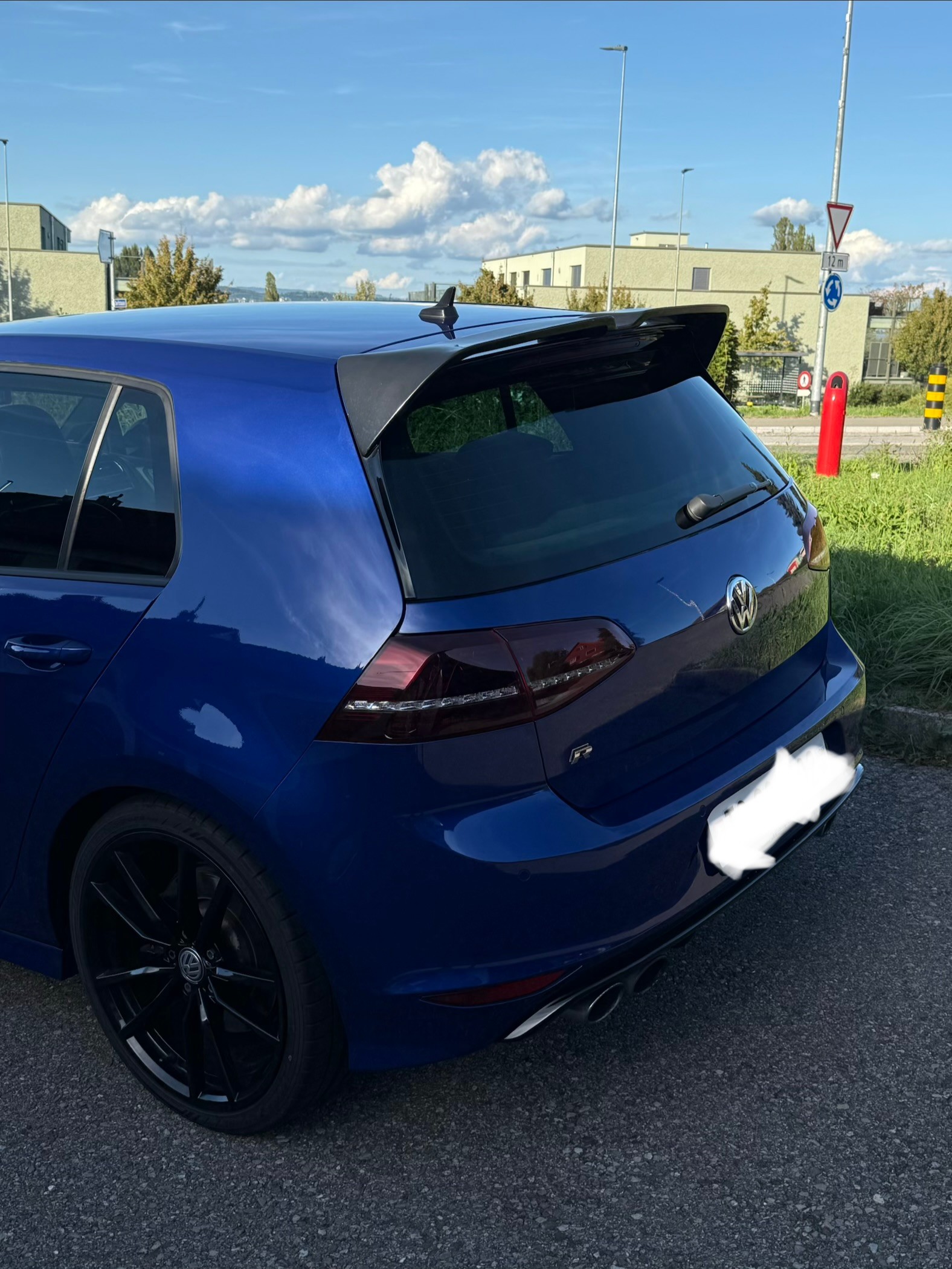 VW Golf 2.0 TSI R 4Motion DSG-image-3
