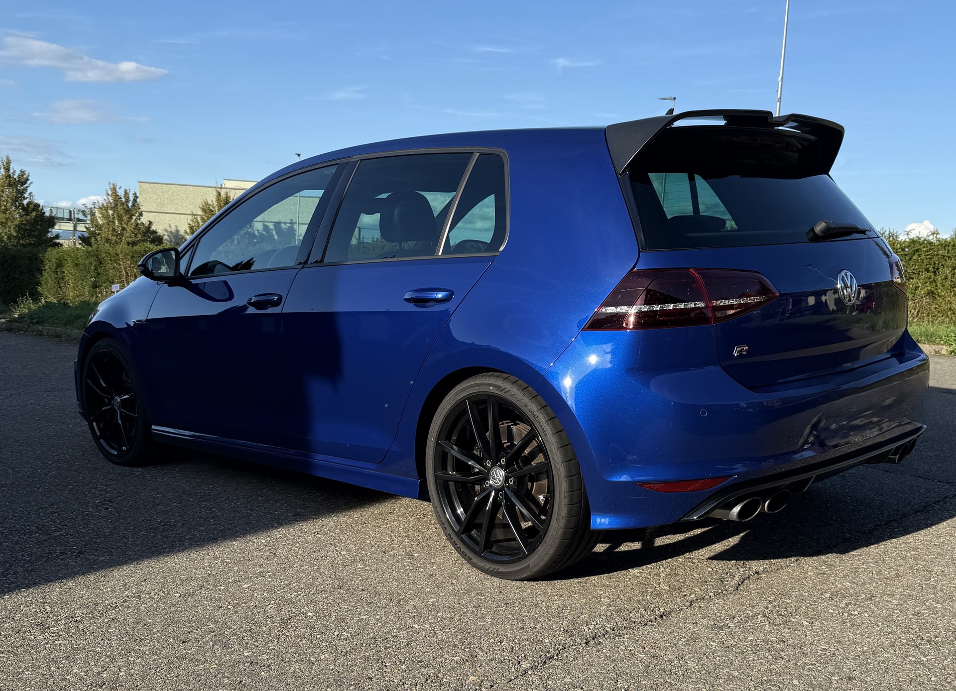 VW Golf 2.0 TSI R 4Motion DSG-image-0