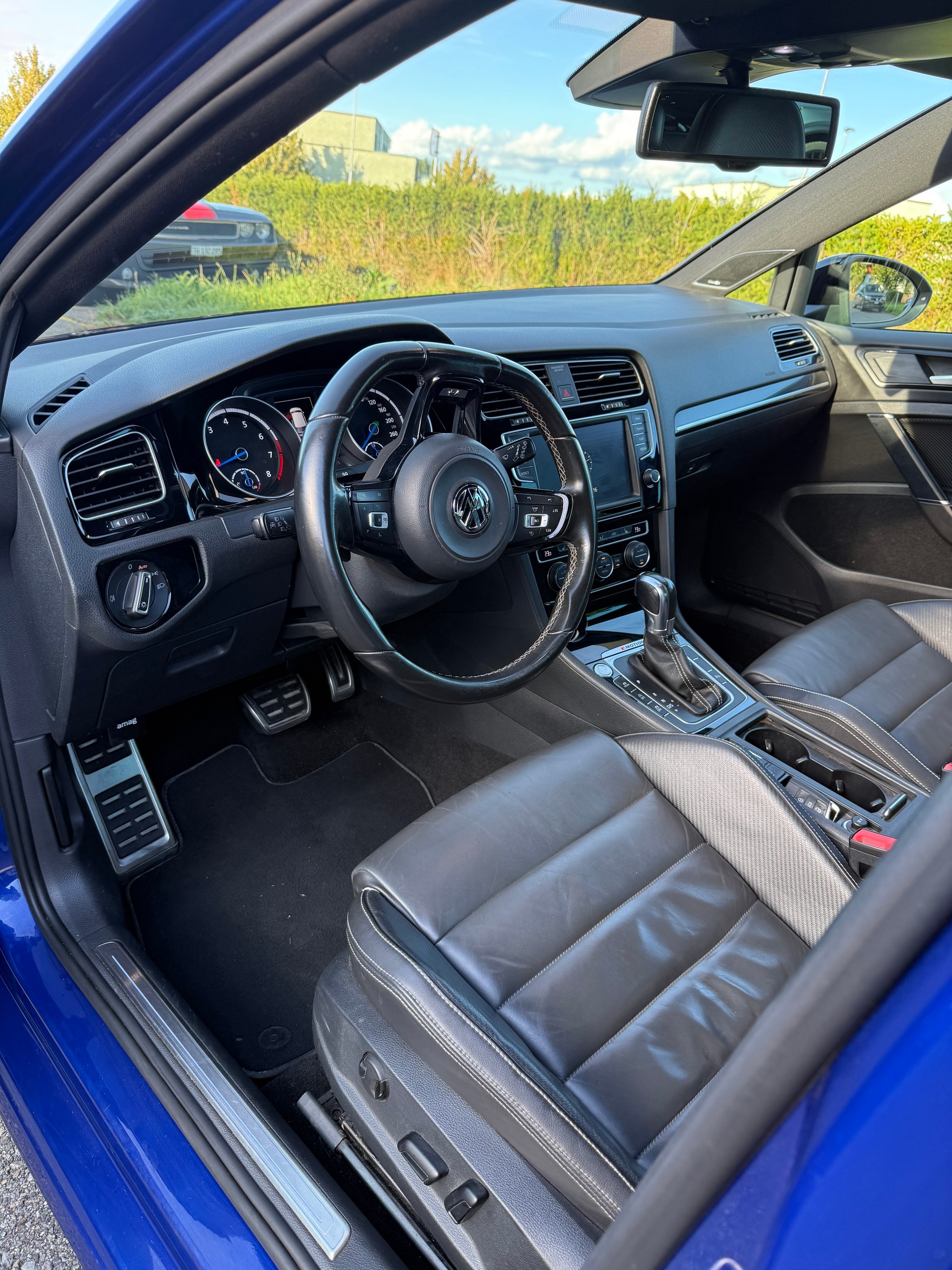 VW Golf 2.0 TSI R 4Motion DSG-image-1