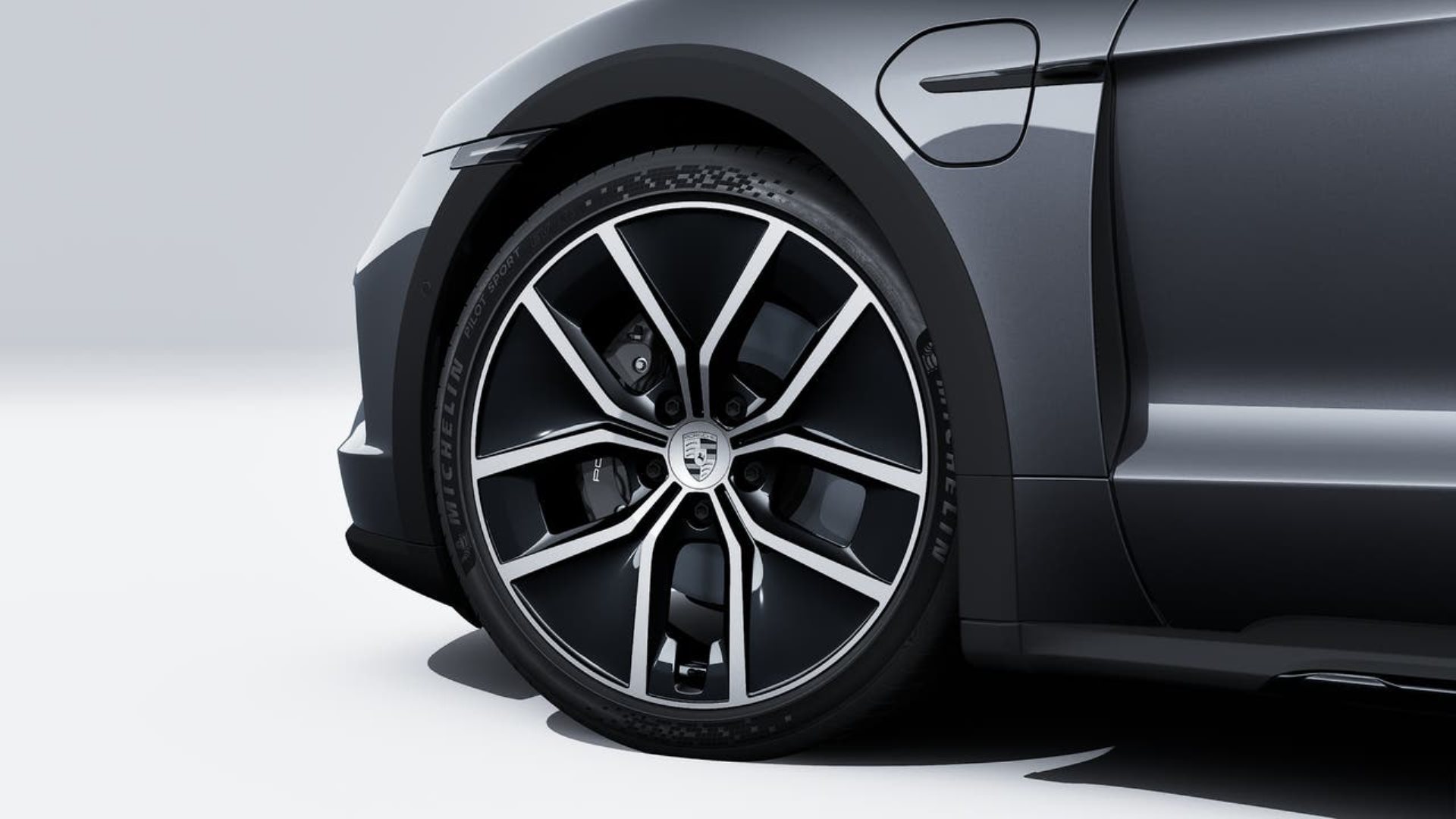 PORSCHE Taycan 4 Cross Turismo-image-9