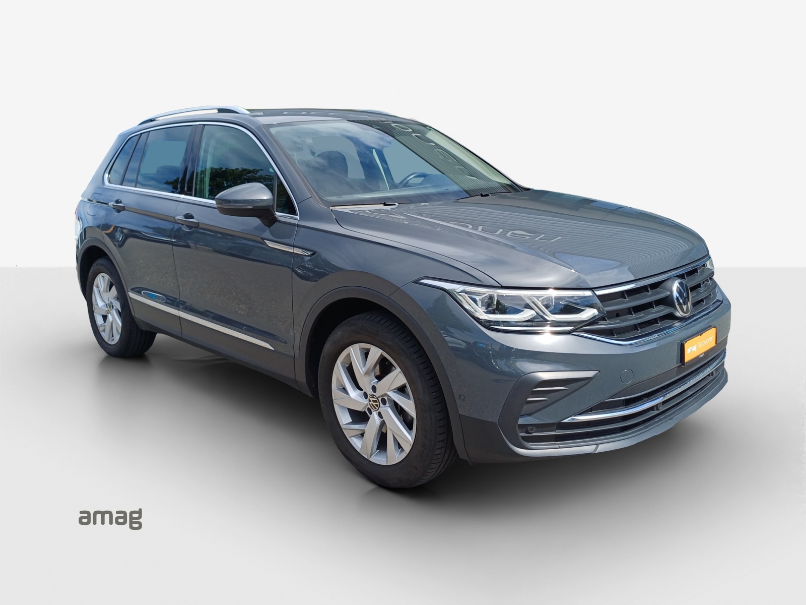 VW Tiguan 2.0 TDI SCR Life 4Motion DSG-image-5