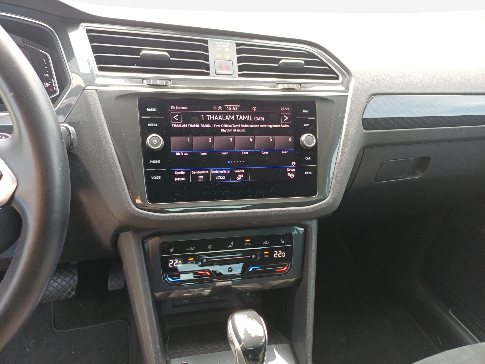 VW Tiguan 2.0 TDI SCR Life 4Motion DSG-image-10