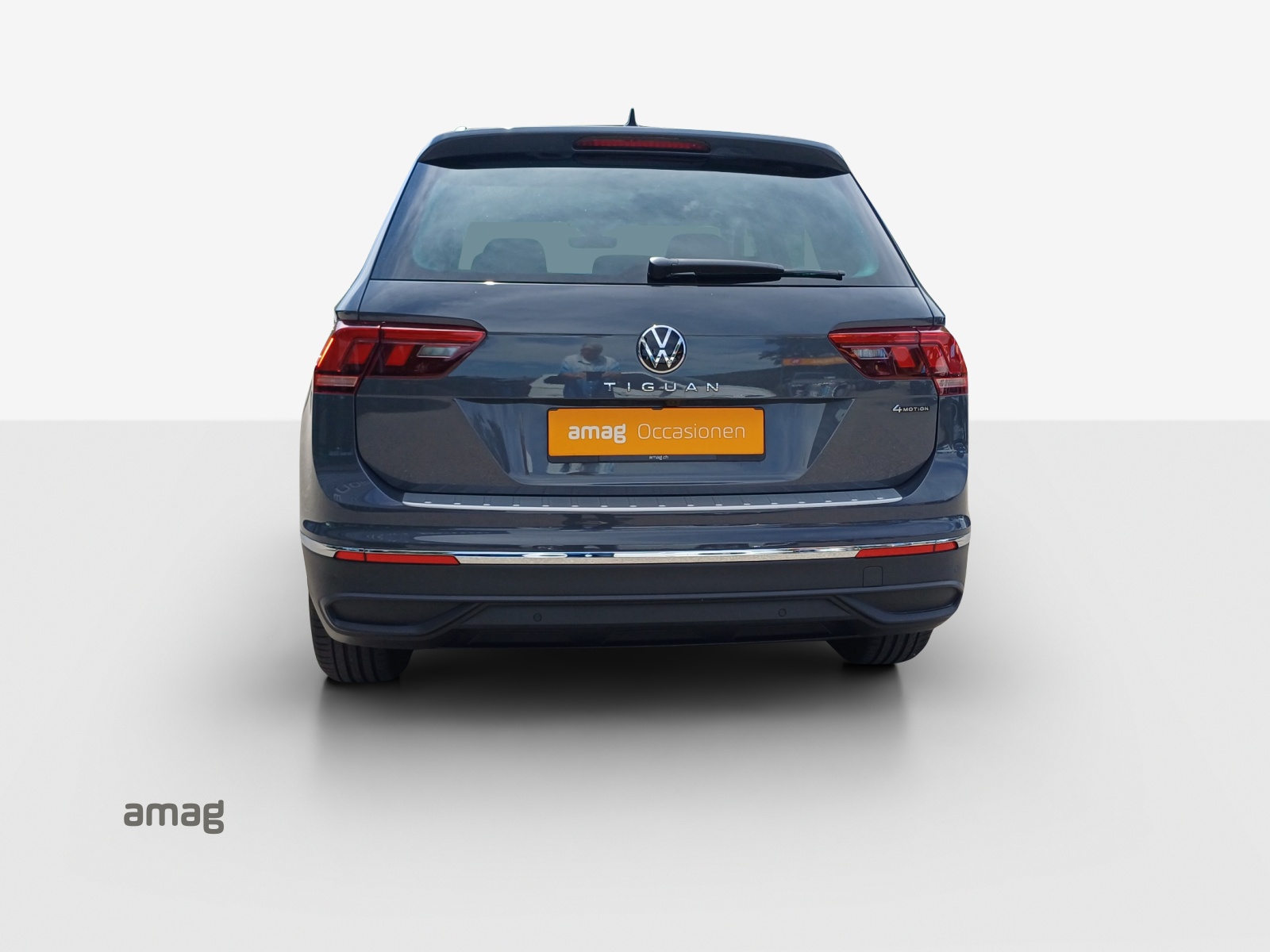 VW Tiguan 2.0 TDI SCR Life 4Motion DSG-image-3