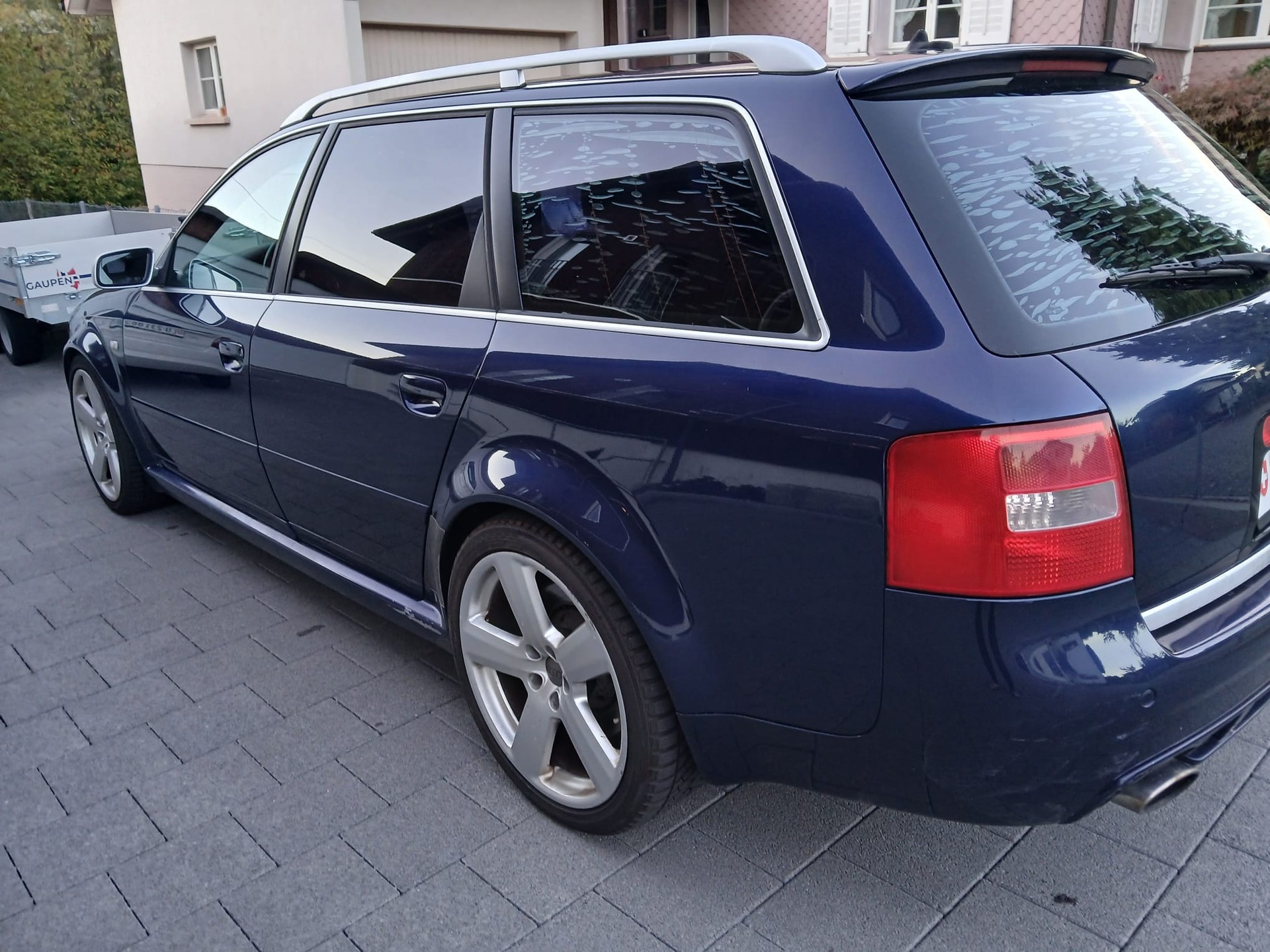AUDI 4.2 V8 40V quattro-image-1