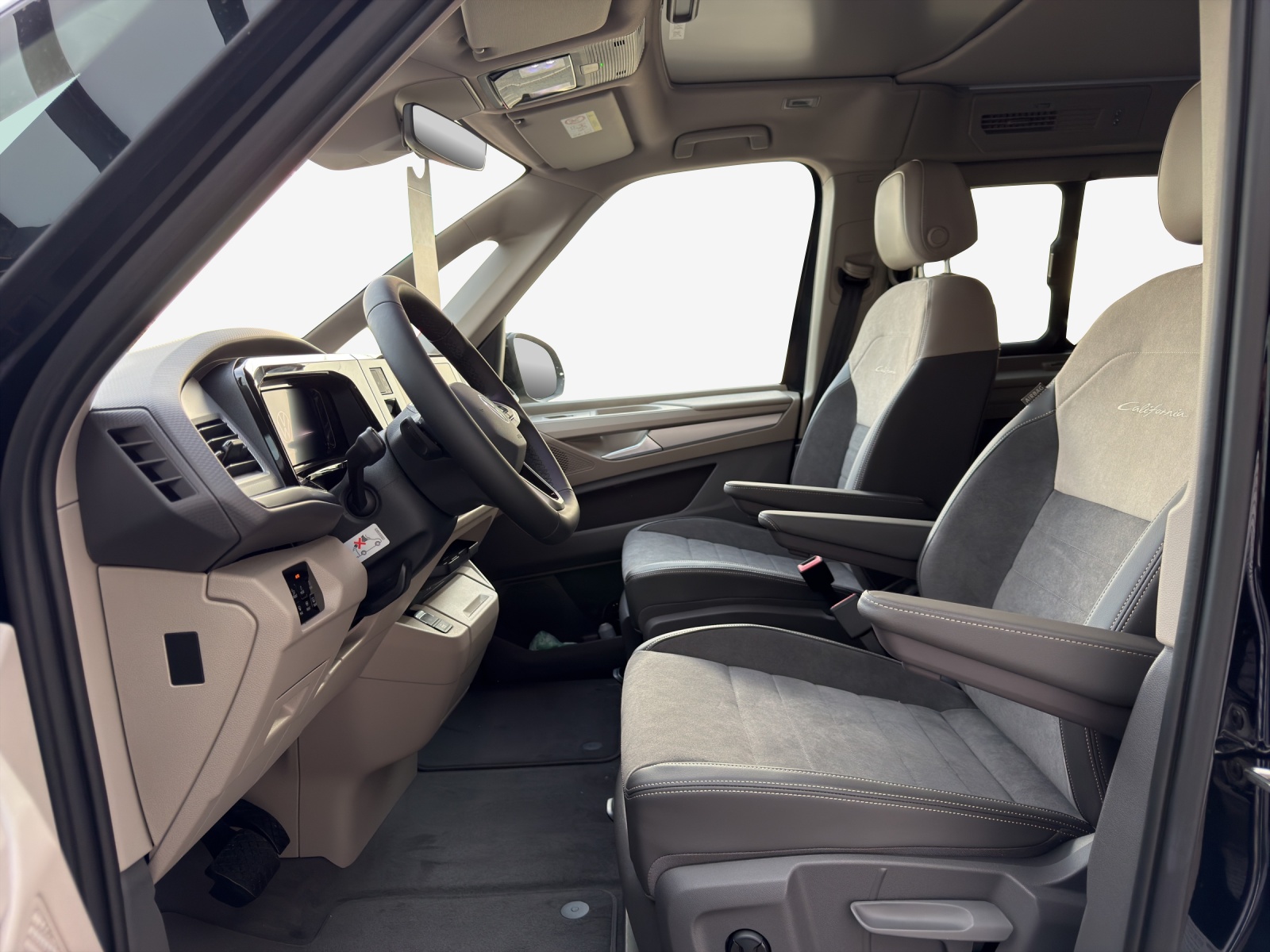 VW California 2.0 TDI Beach Tour-image-7