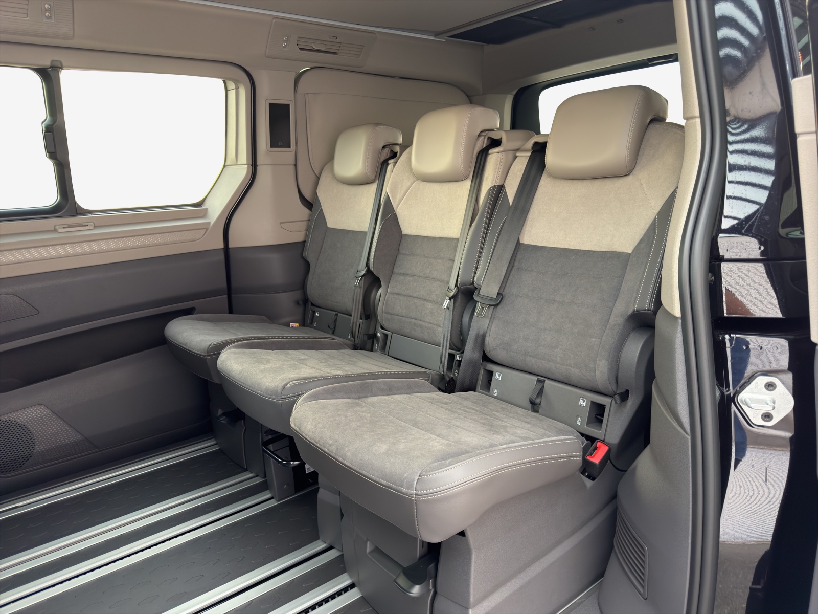 VW California 2.0 TDI Beach Tour-image-11