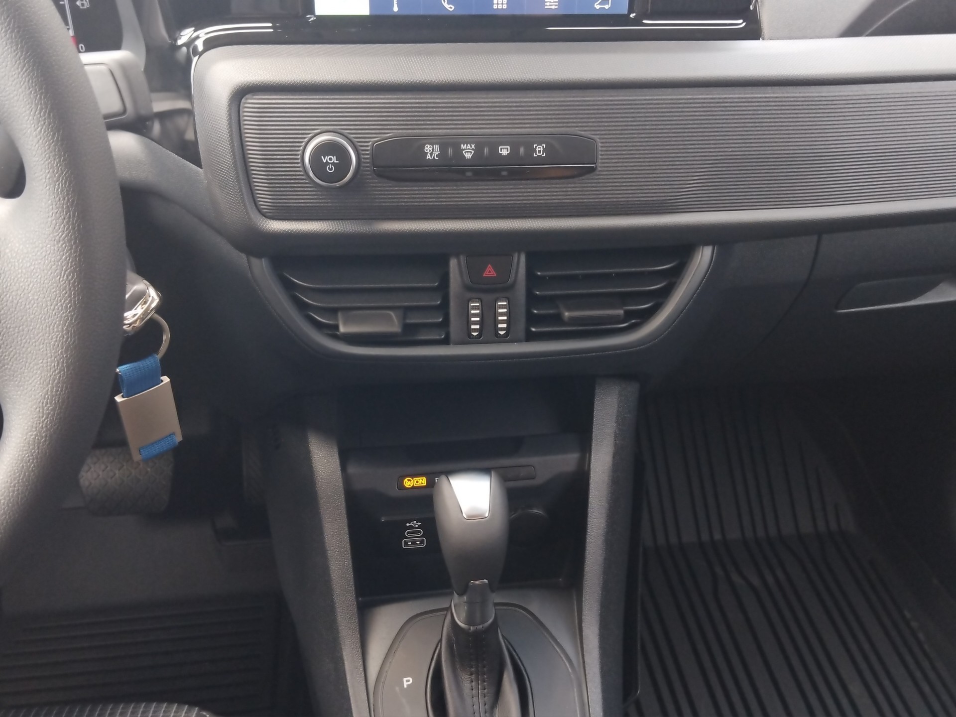 FORD Transit Courier Van 1.0 EcoBoost Trend Automat-image-11