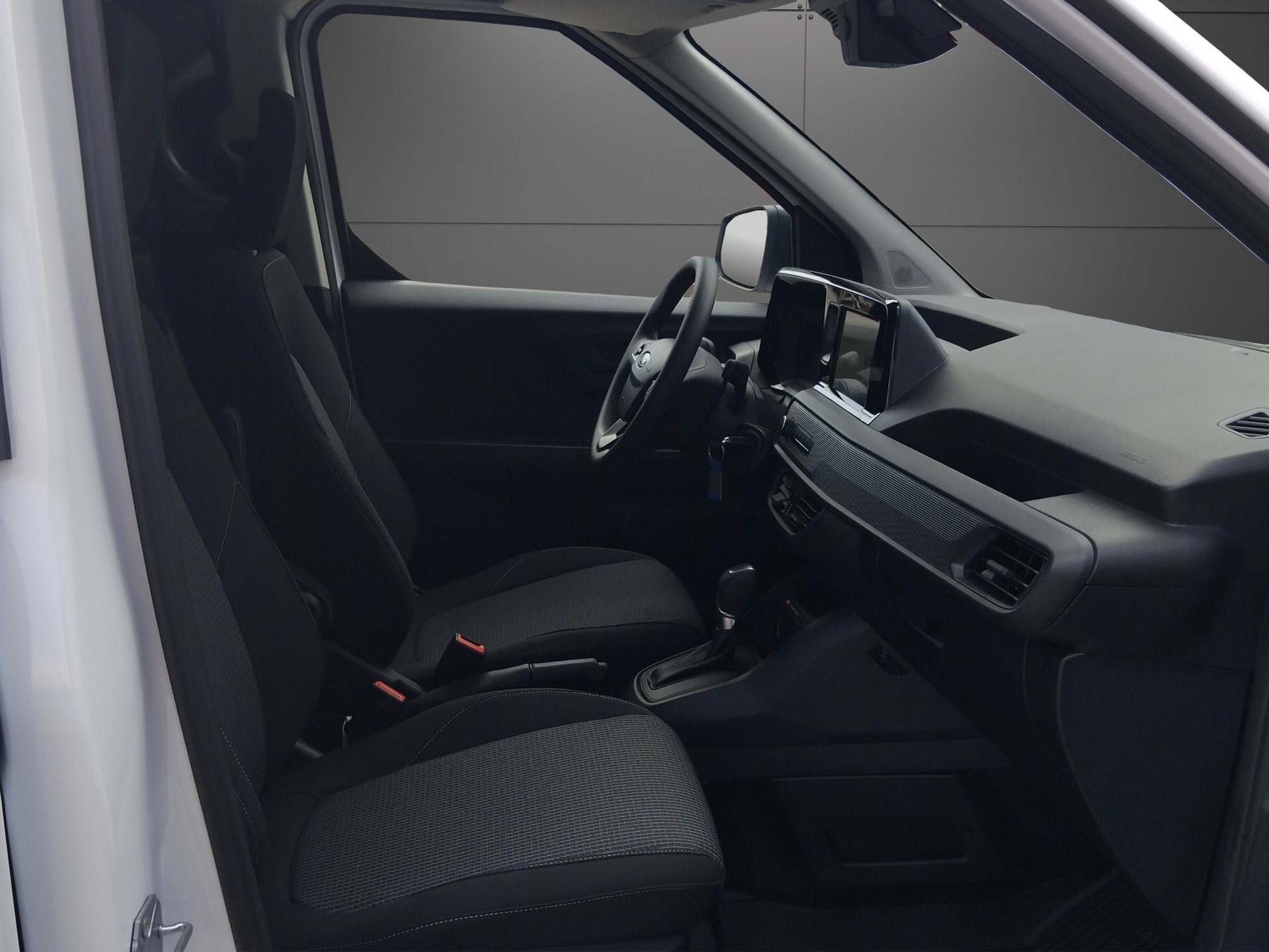 FORD Transit Courier Van 1.0 EcoBoost Trend Automat-image-13