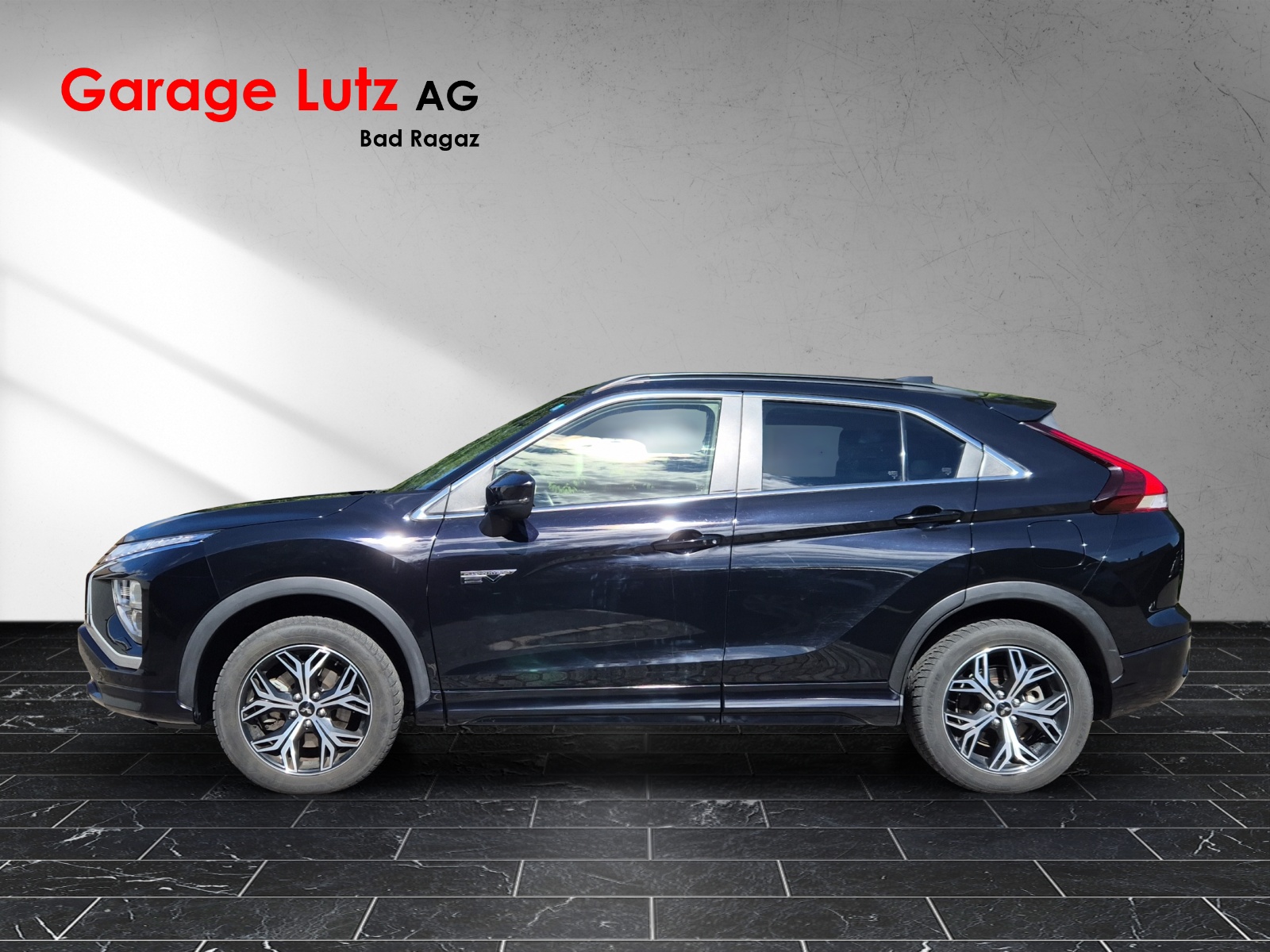 MITSUBISHI Eclipse Cross 2.4 PHEV Instyle 4WD-image-2