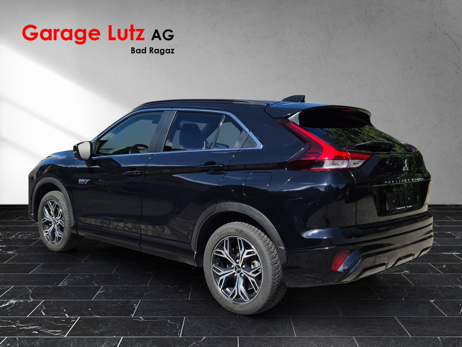 MITSUBISHI Eclipse Cross 2.4 PHEV Instyle 4WD-image-3