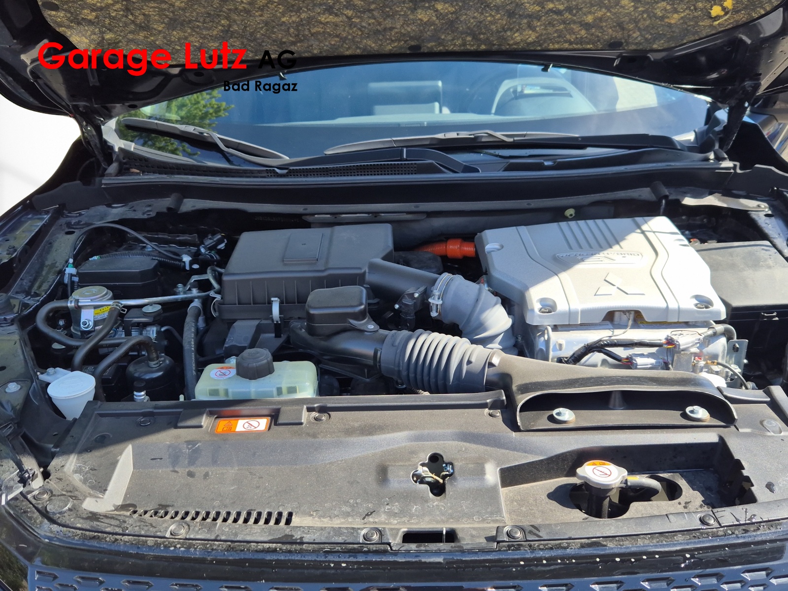 MITSUBISHI Eclipse Cross 2.4 PHEV Instyle 4WD-image-14