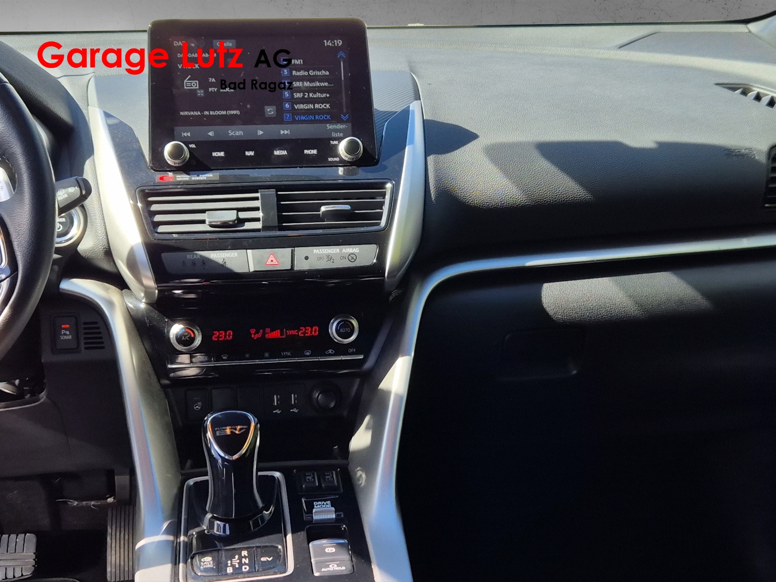 MITSUBISHI Eclipse Cross 2.4 PHEV Instyle 4WD-image-11