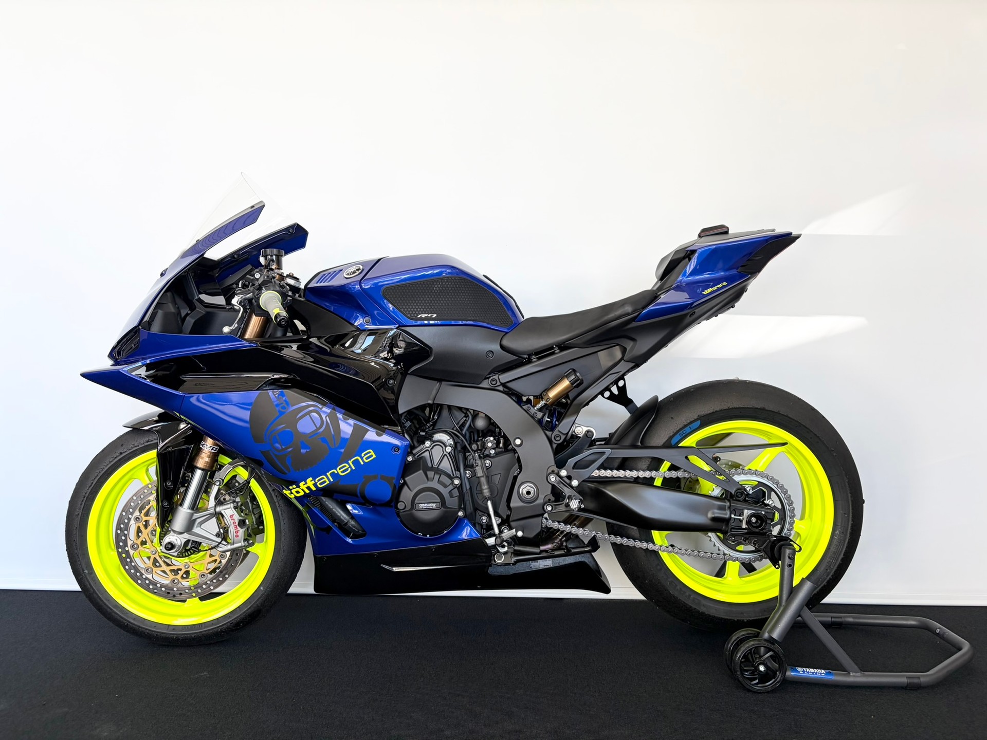 YAMAHA YZF-R9-showroom-element-1