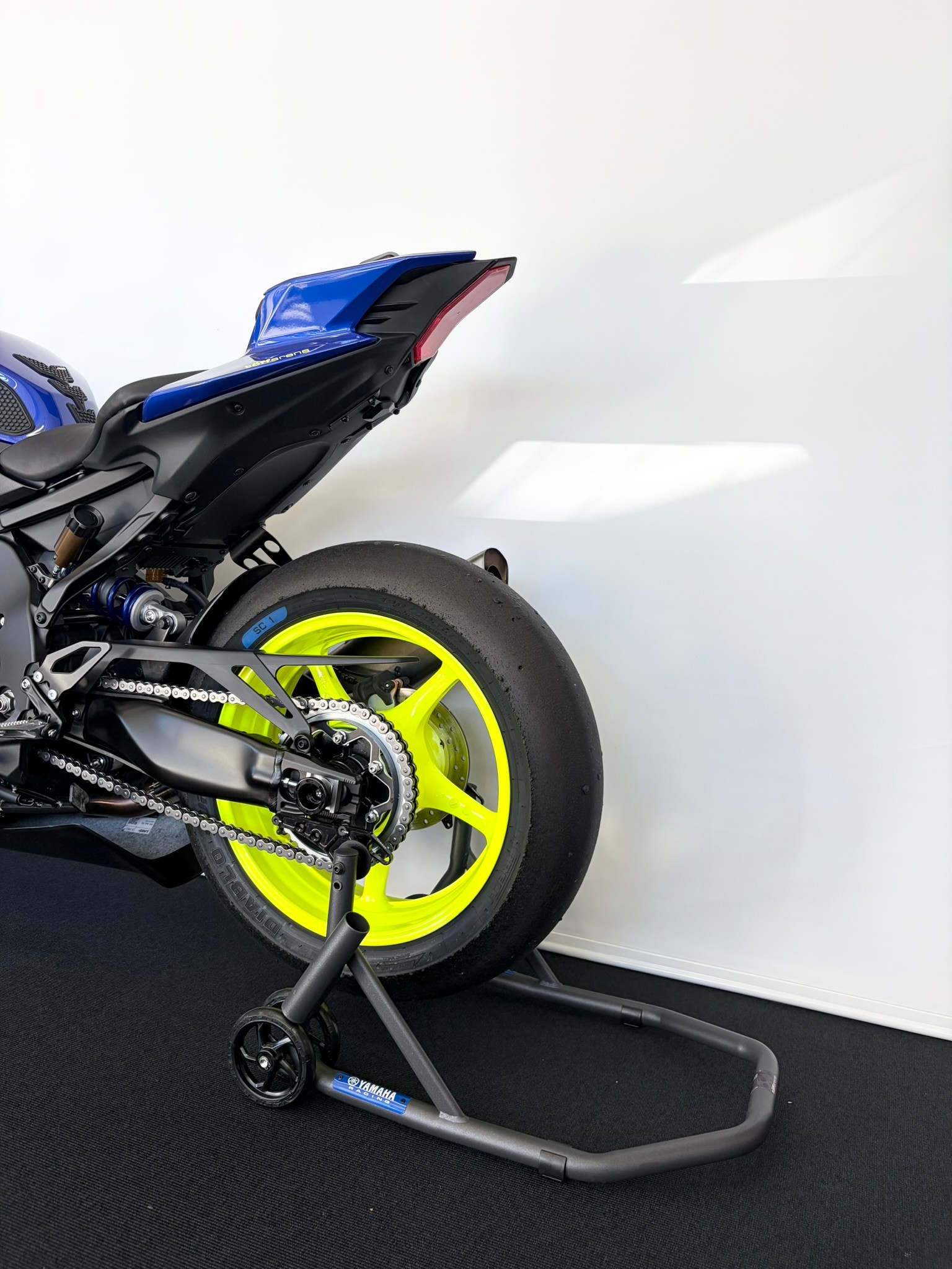 YAMAHA YZF-R9-showroom-element-2