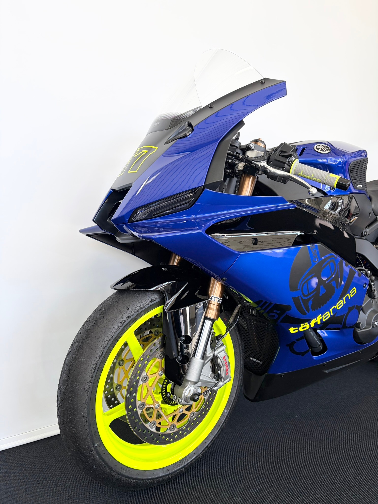 YAMAHA YZF-R9-showroom-element-3