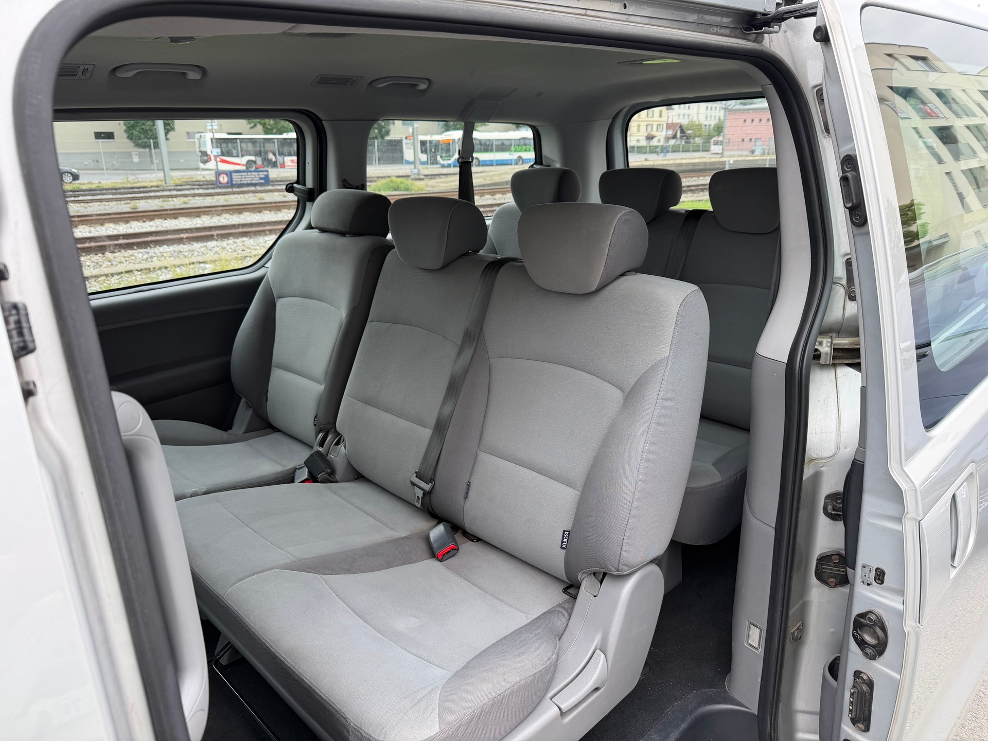 HYUNDAI H-1 People 2.5 CRDi-image-7