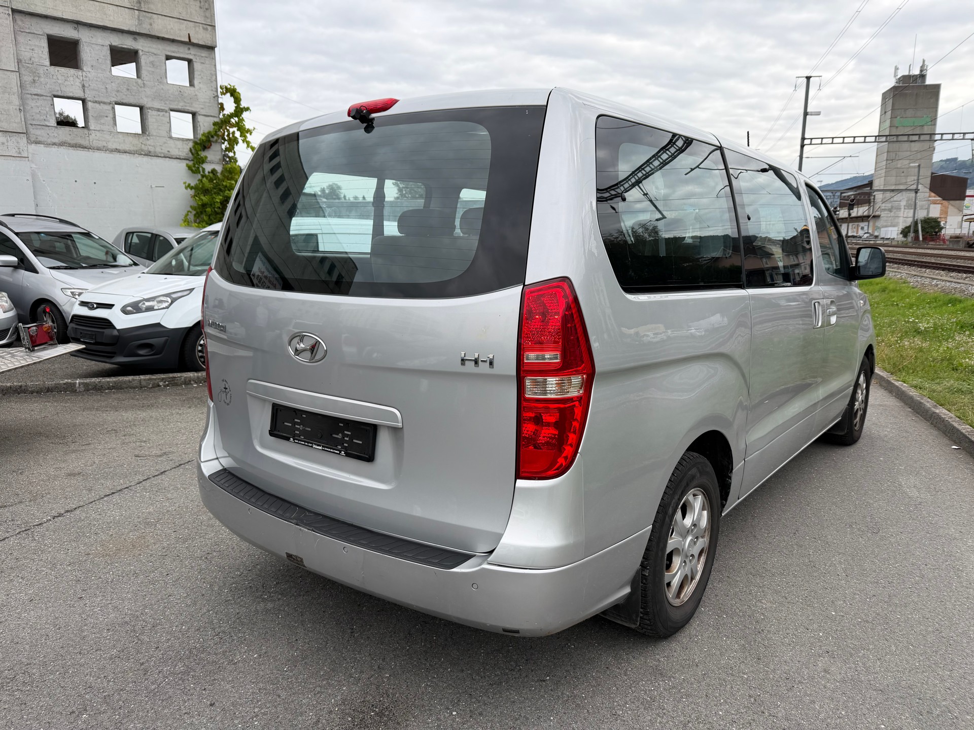 HYUNDAI H-1 People 2.5 CRDi-image-2