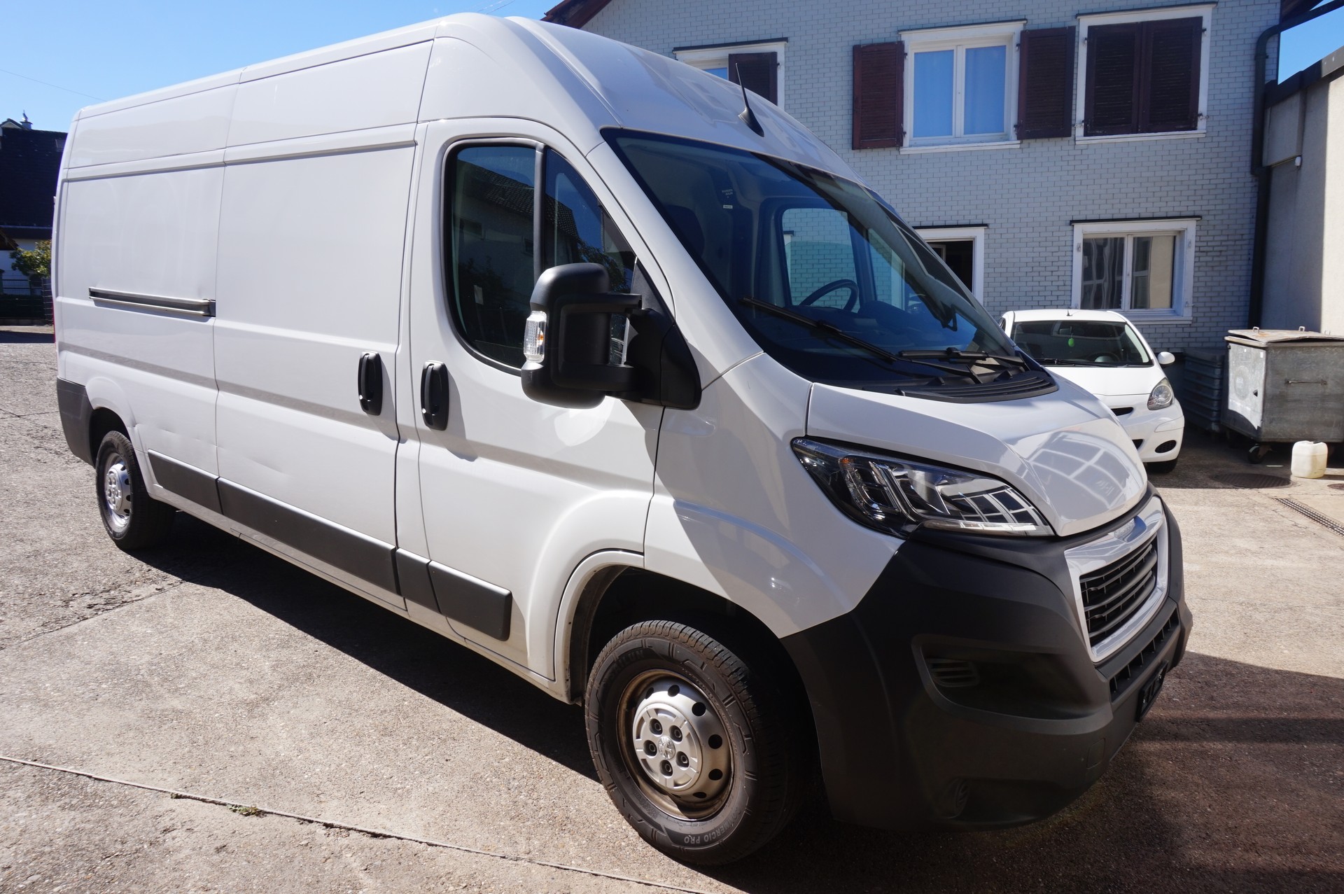 PEUGEOT Boxer 2.2 HDI 335 L3H2-image-0