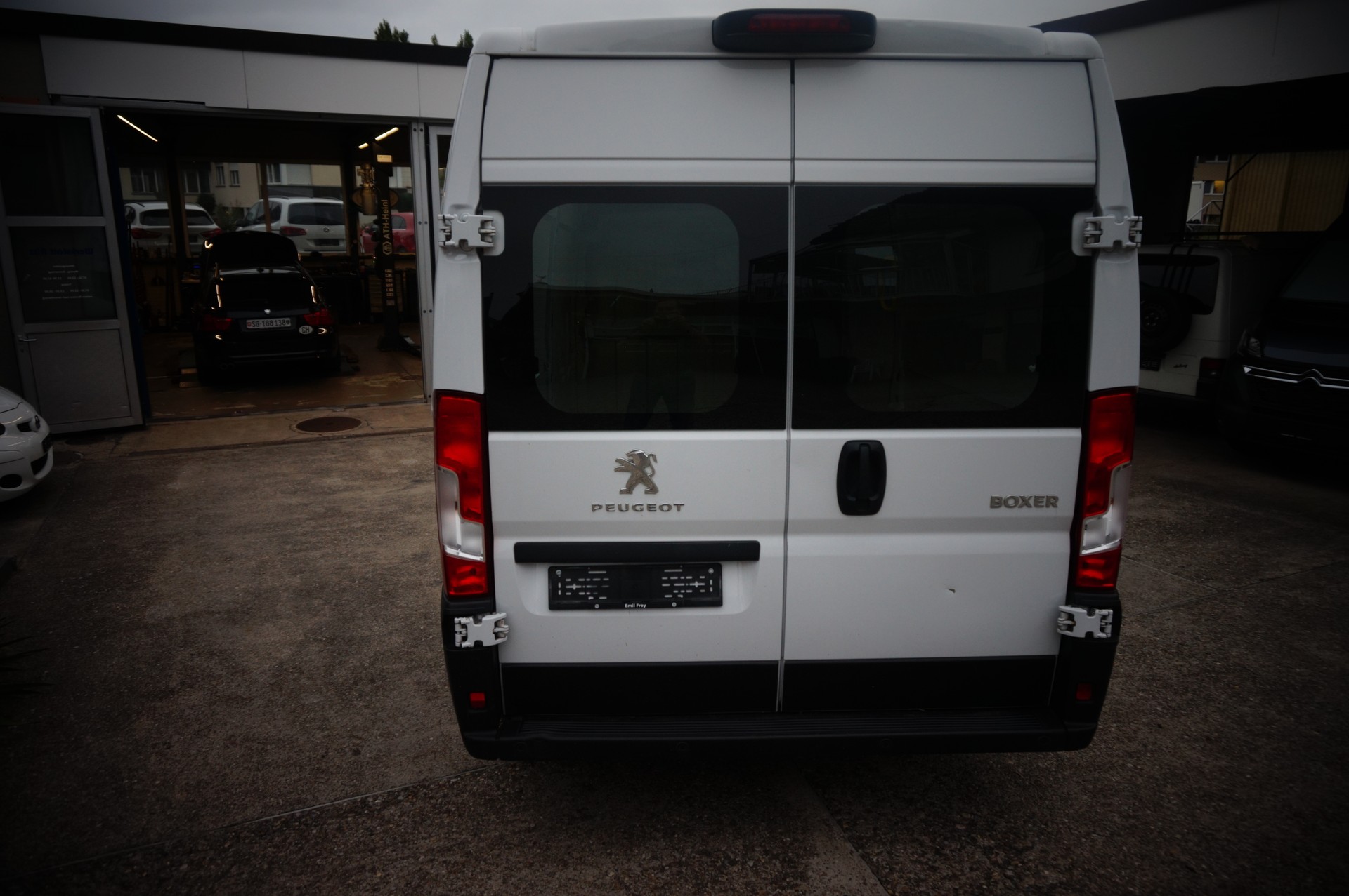 PEUGEOT Boxer 2.2 HDI 335 L3H2-image-3