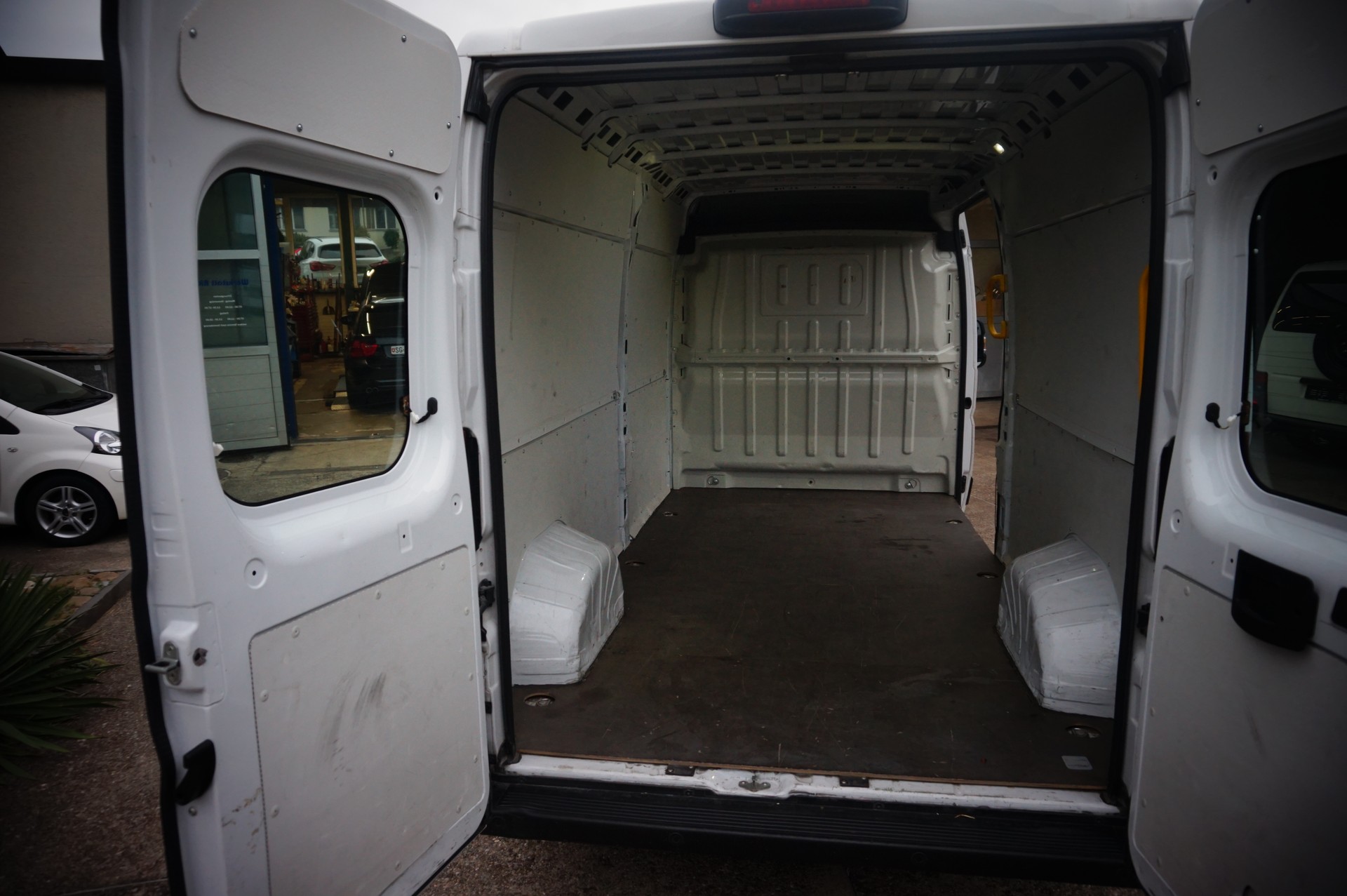 PEUGEOT Boxer 2.2 HDI 335 L3H2-image-5
