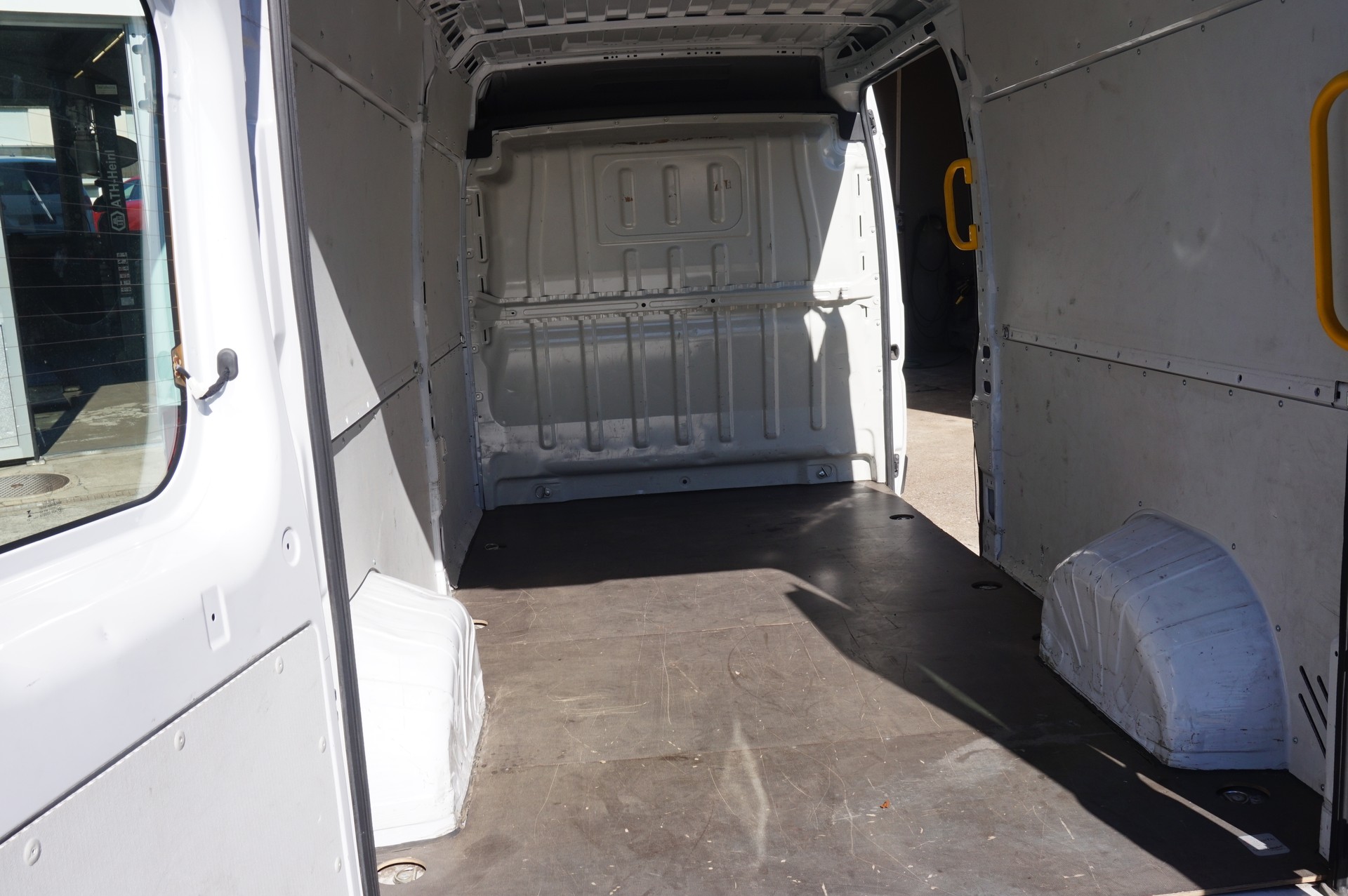PEUGEOT Boxer 2.2 HDI 335 L3H2-image-4
