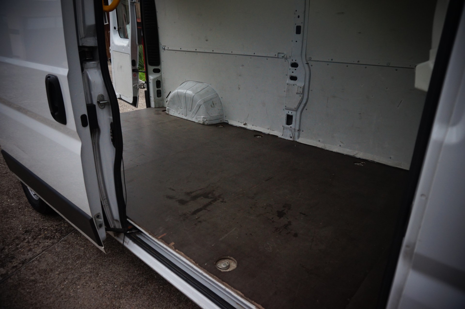 PEUGEOT Boxer 2.2 HDI 335 L3H2-image-6