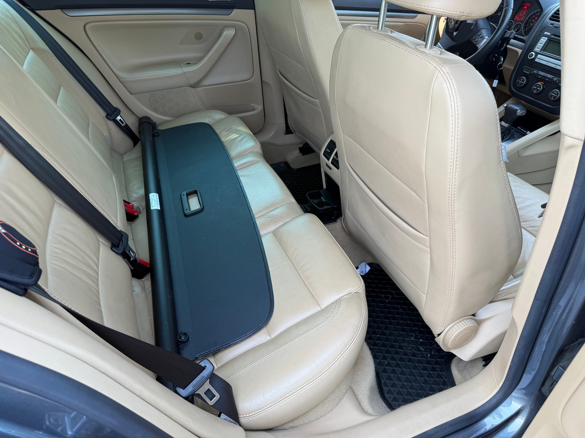 VW Golf Variant 1.4 TSI Comfortline DSG-image-8