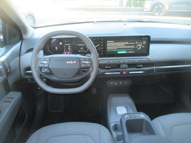 KIA EV3 81 kWh Earth-image-8