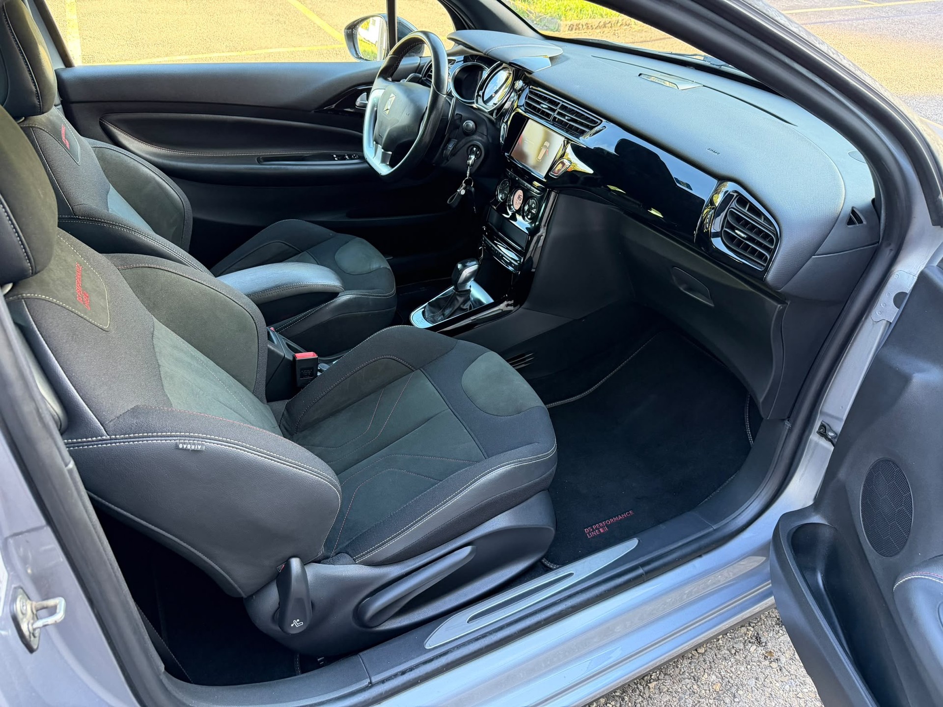DS AUTOMOBILES 1.2 PureTech Performance Line-image-5