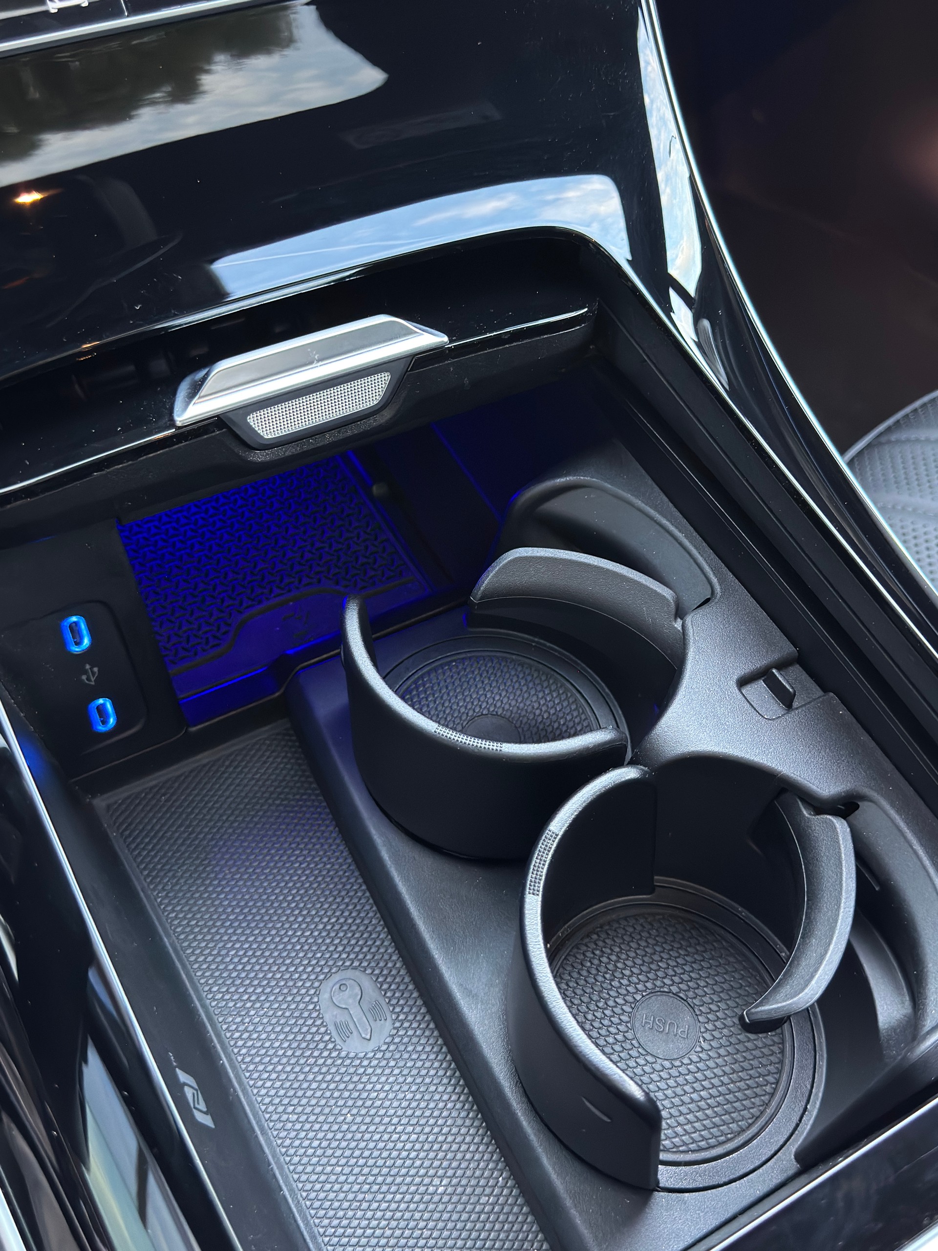 MERCEDES-BENZ EQS 450+ AMG Line-image-18