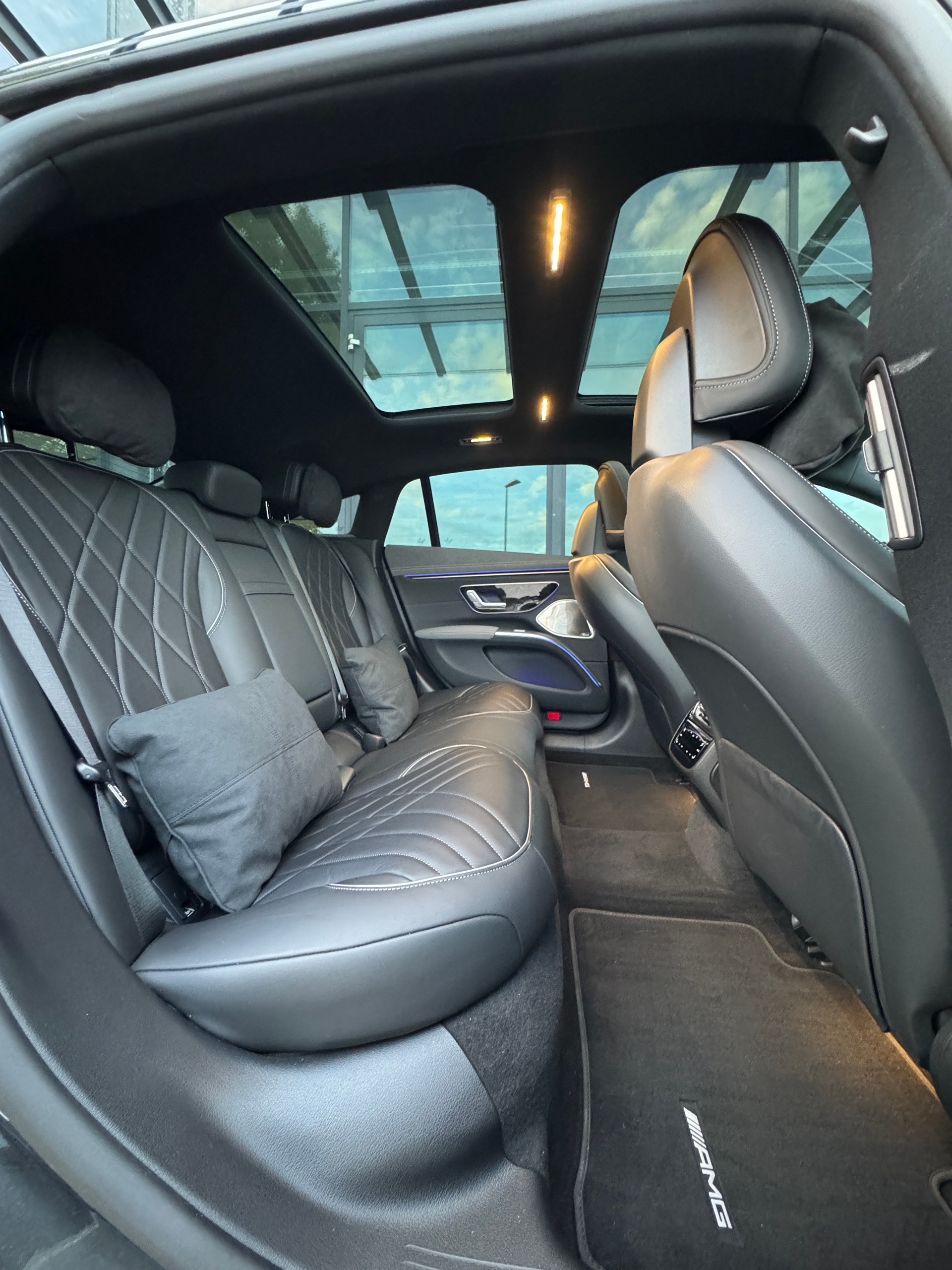 MERCEDES-BENZ EQS 450+ AMG Line-image-11