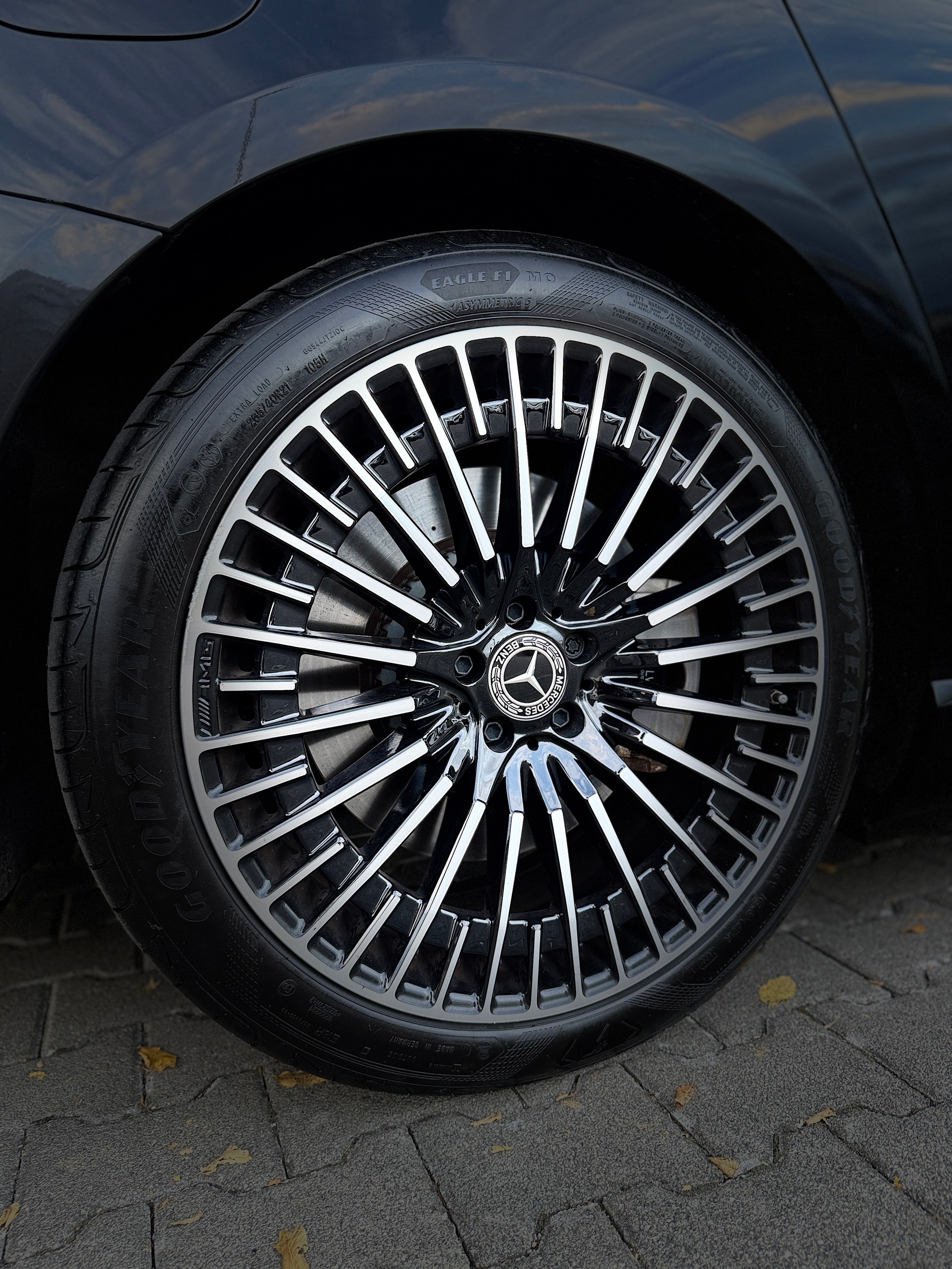 MERCEDES-BENZ EQS 450+ AMG Line-image-20