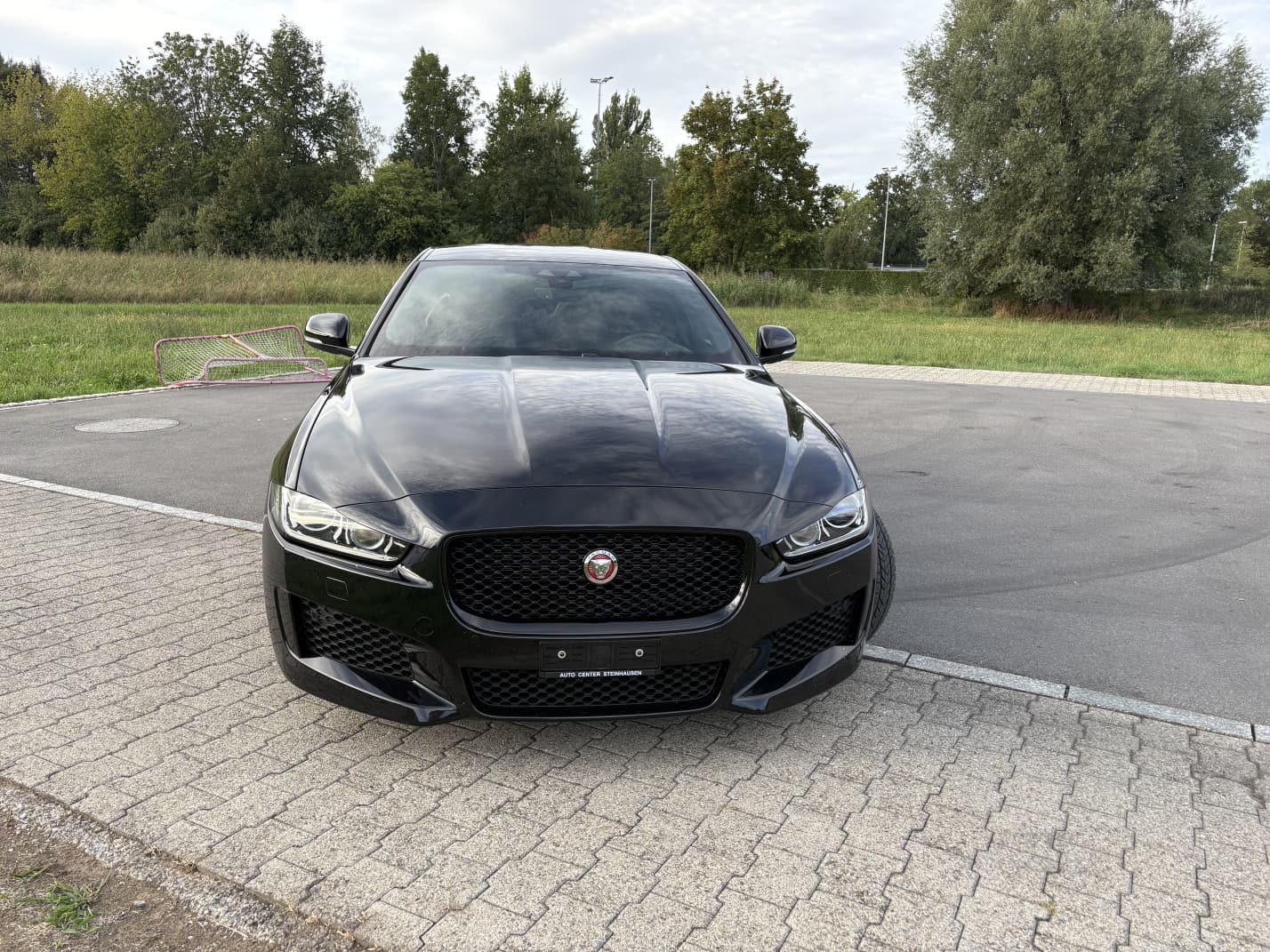 JAGUAR 2.0 T 200 Portfolio-image-1