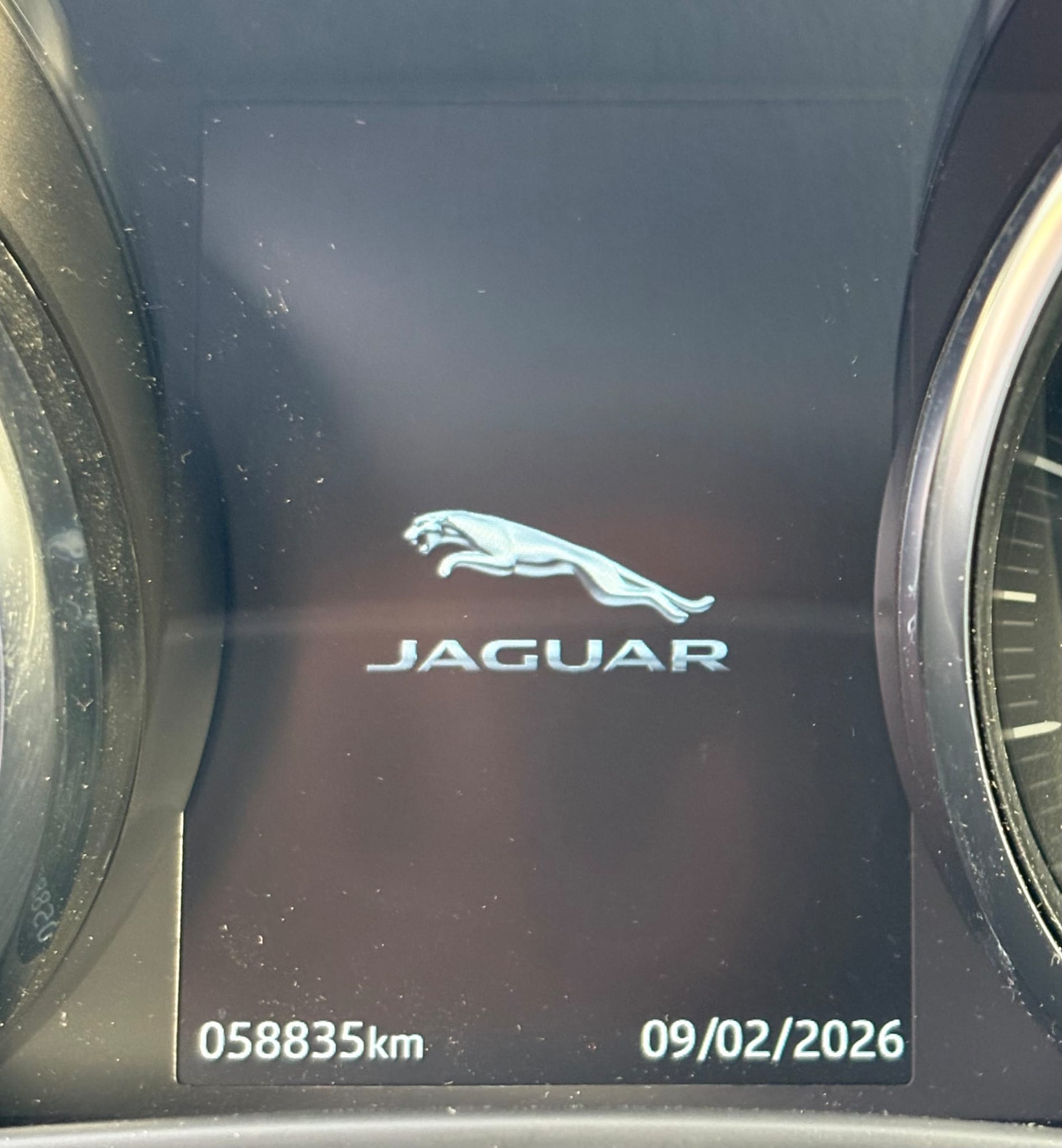 JAGUAR 2.0 T 200 Portfolio-image-2