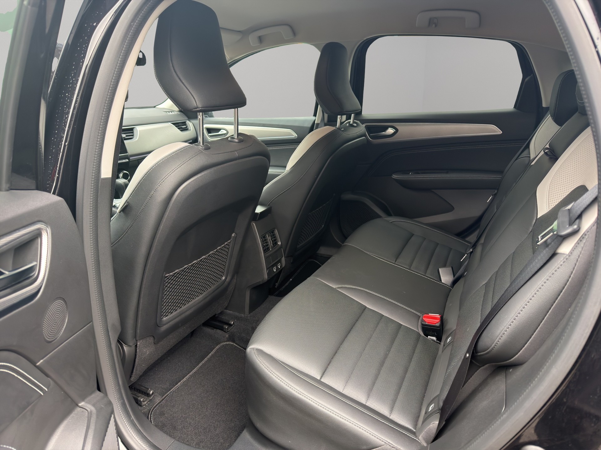 RENAULT Arkana 1.6 E-Tech Intens-image-9