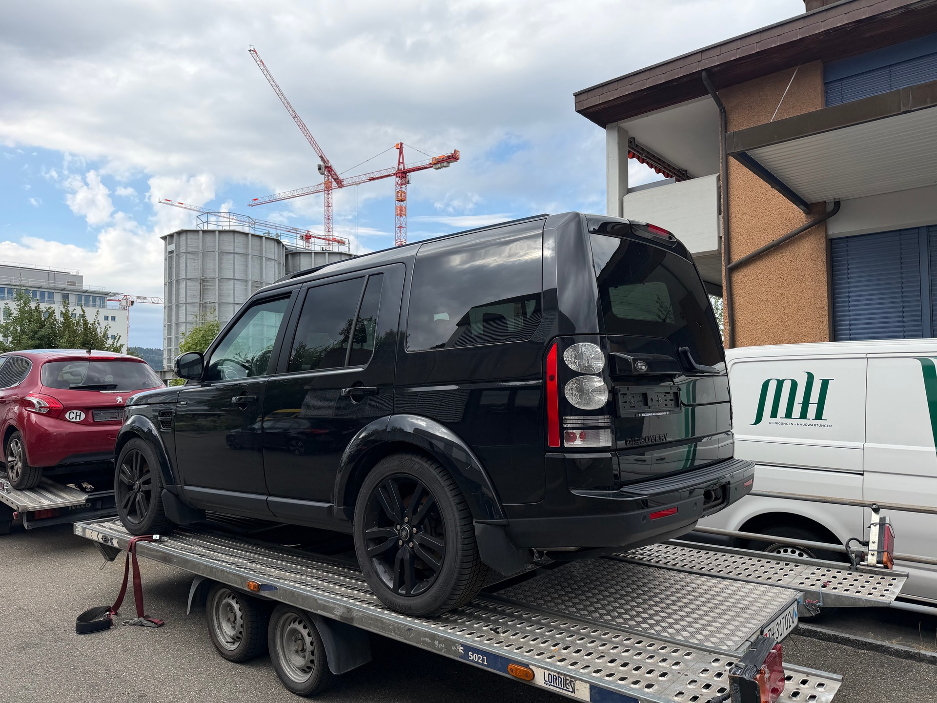 LAND ROVER Discovery 3.0 SDV6 HSE Automatic-image-2