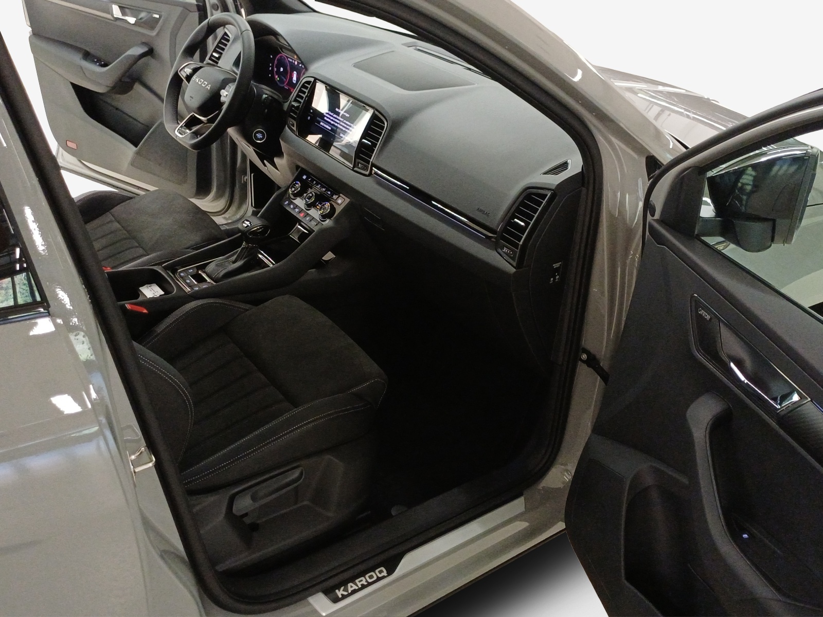SKODA Karoq 2.0 TSI SportLine 4x4 DSG-image-13