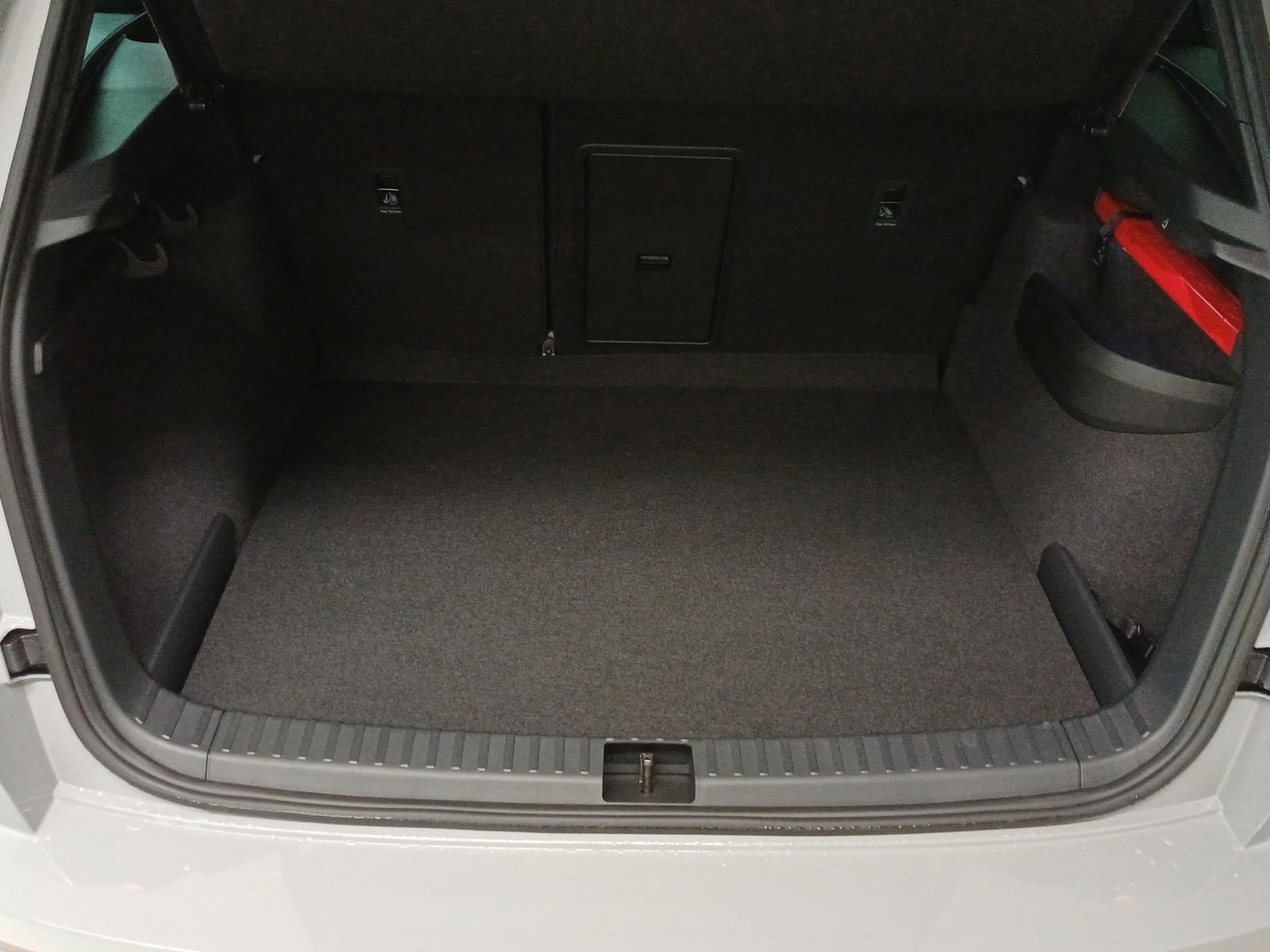 SKODA Karoq 2.0 TSI SportLine 4x4 DSG-image-12
