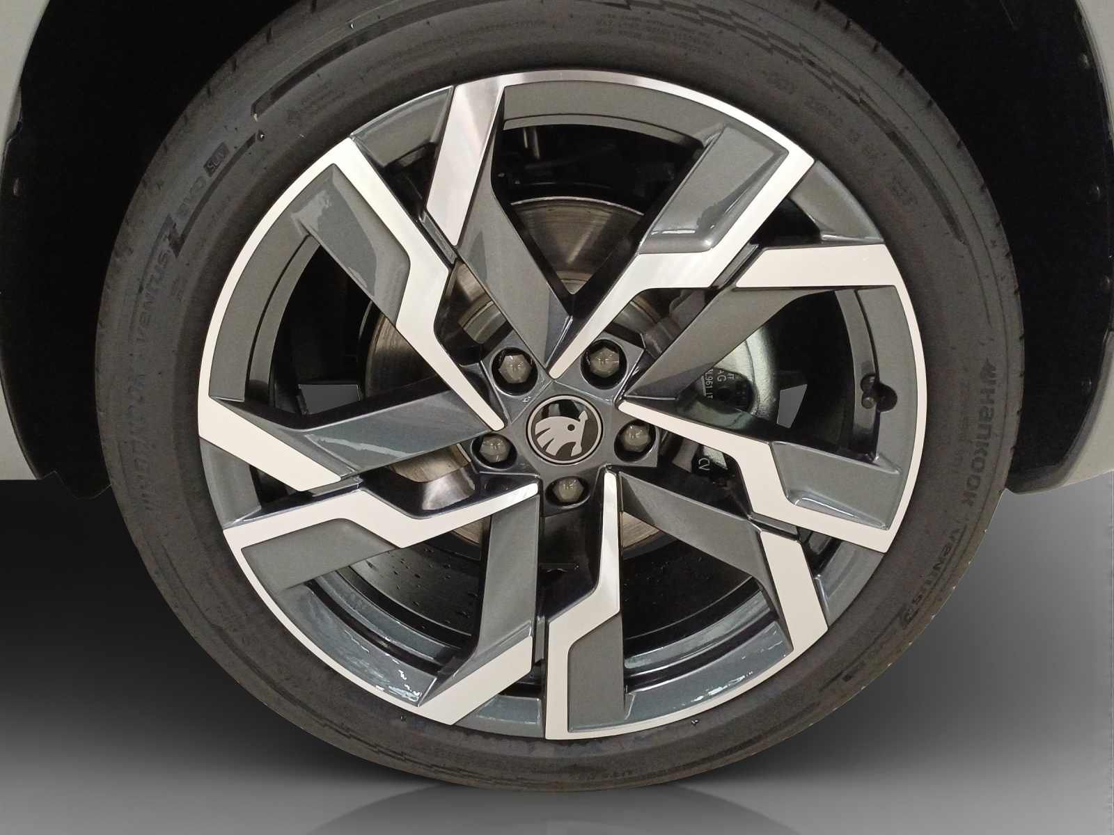 SKODA Karoq 2.0 TSI SportLine 4x4 DSG-image-14