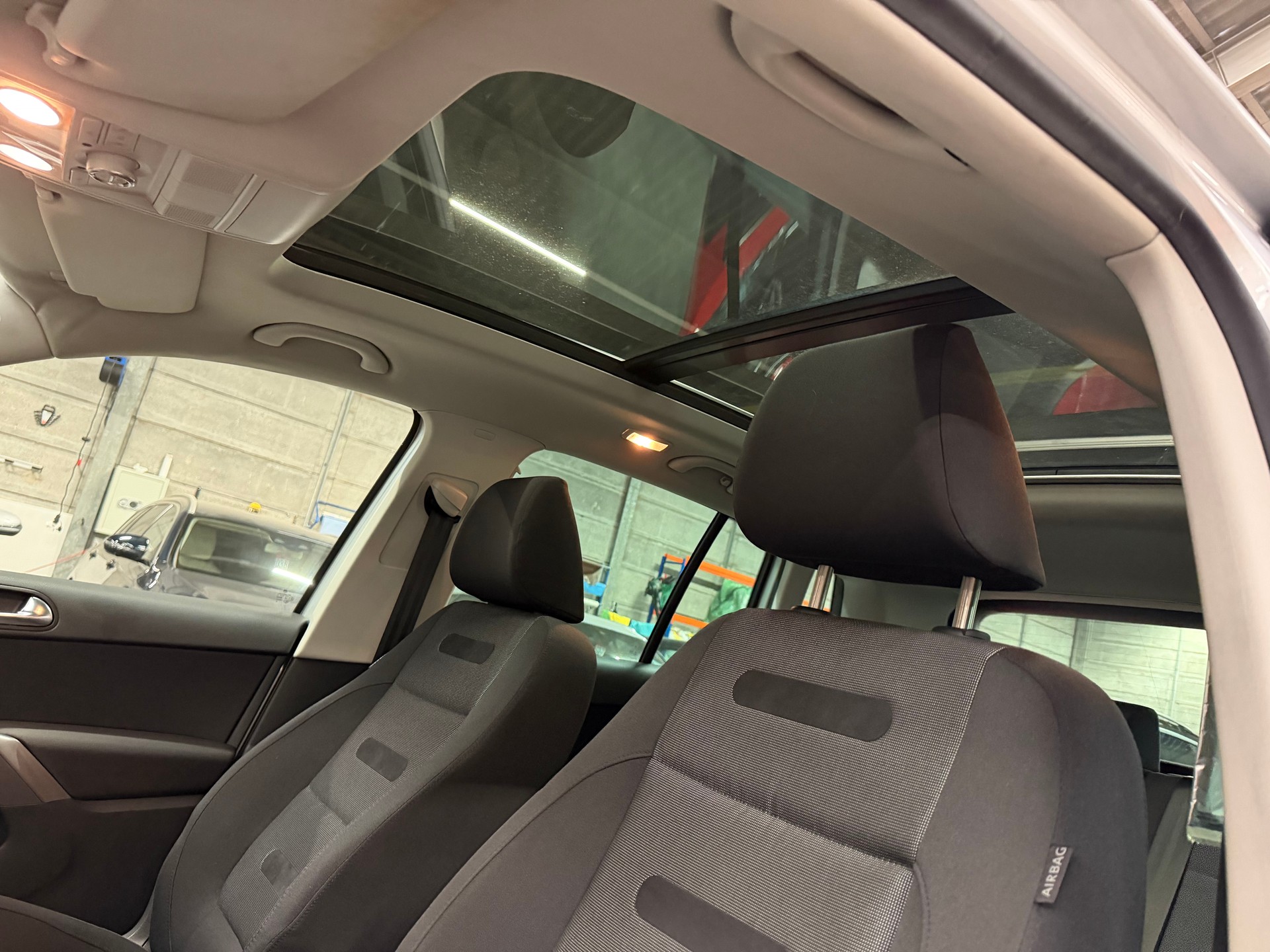 VW Tiguan 2.0 TSI Sport&Style Tiptronic-image-15