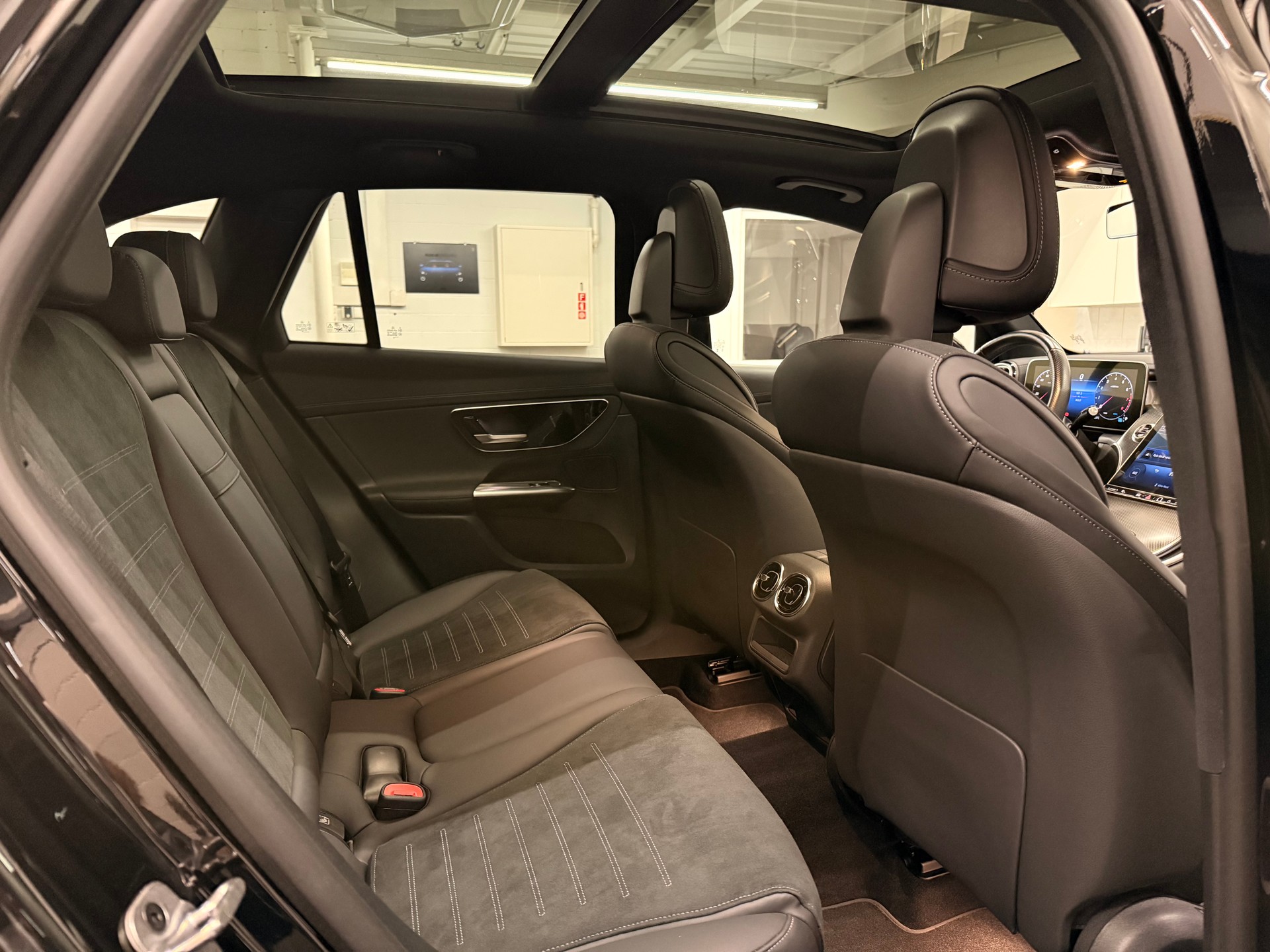 MERCEDES-BENZ GLC 200 4Matic 9G-Tronic-image-10