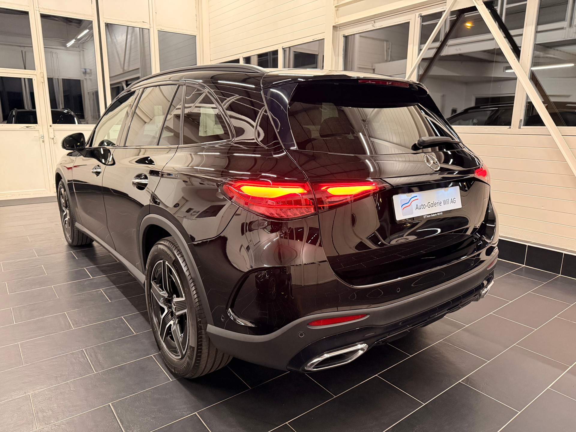 MERCEDES-BENZ GLC 200 4Matic 9G-Tronic-image-4