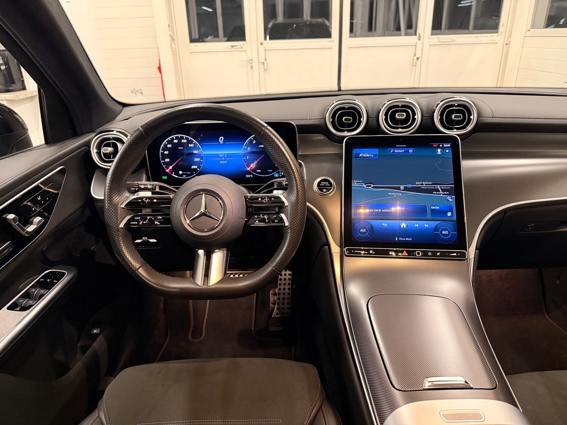 MERCEDES-BENZ GLC 200 4Matic 9G-Tronic-image-6