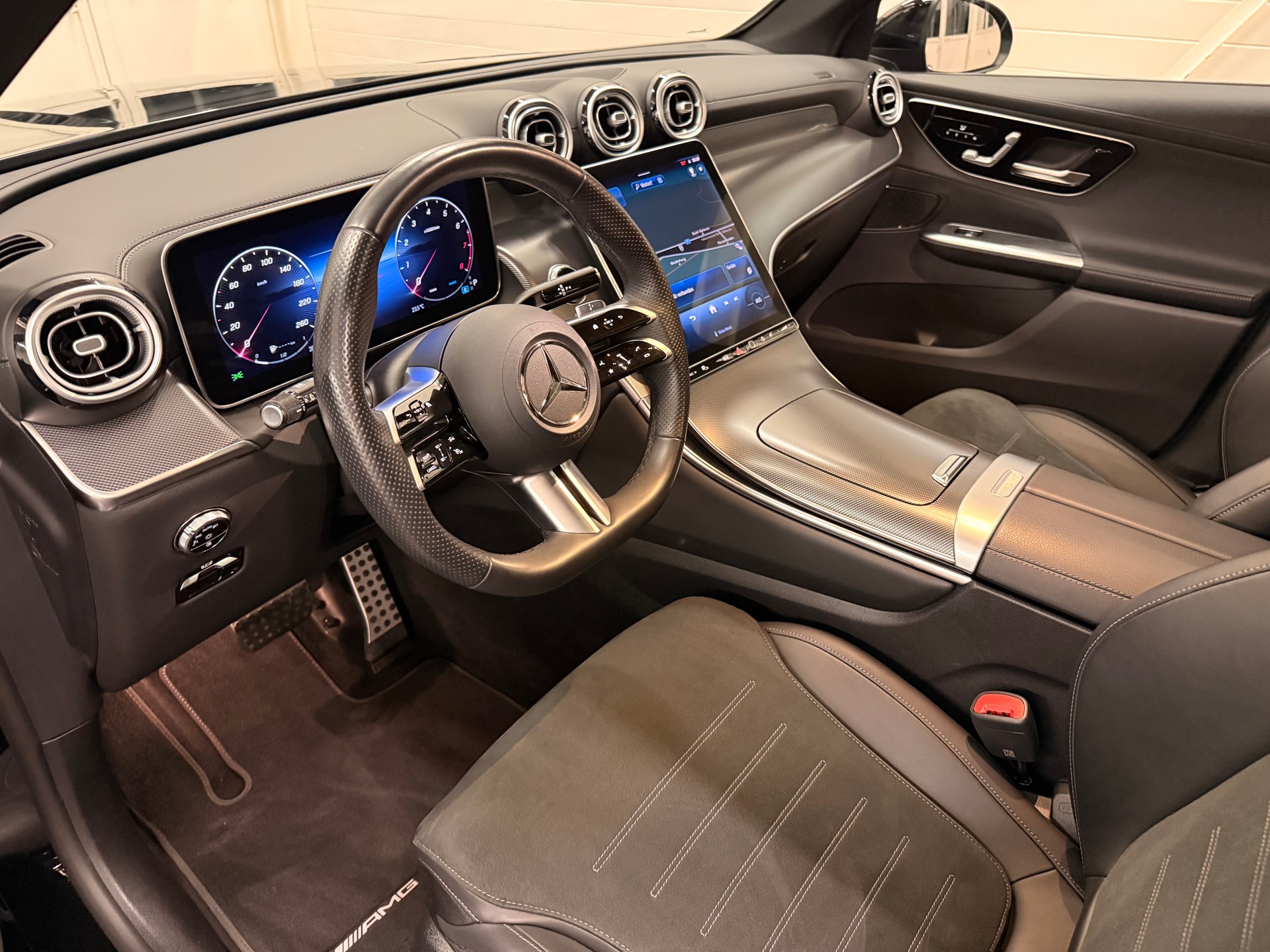 MERCEDES-BENZ GLC 200 4Matic 9G-Tronic-image-11