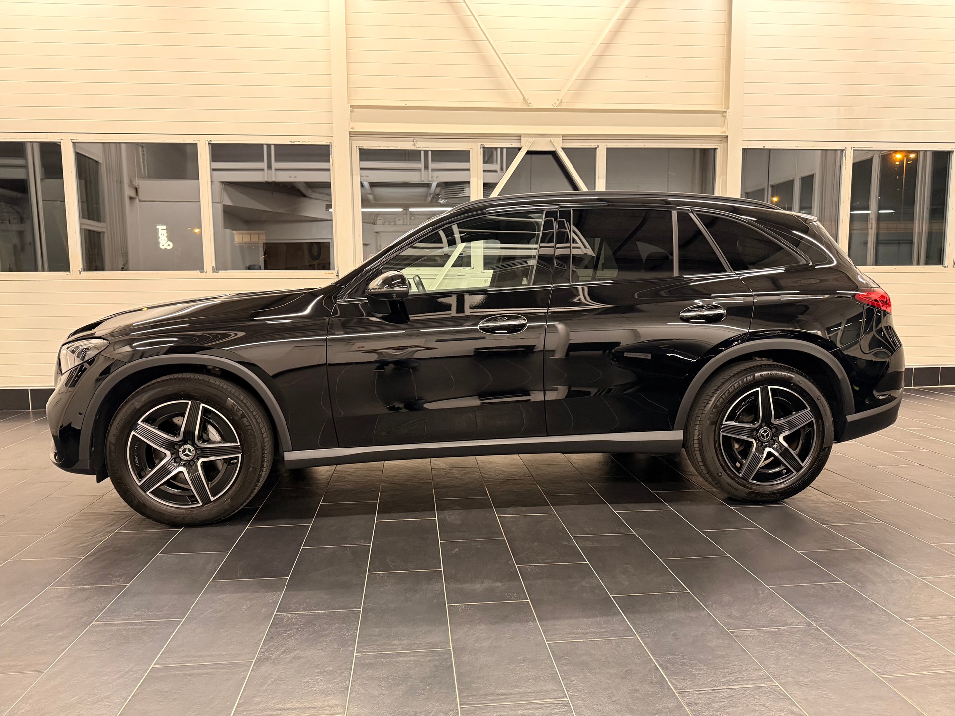 MERCEDES-BENZ GLC 200 4Matic 9G-Tronic-image-3
