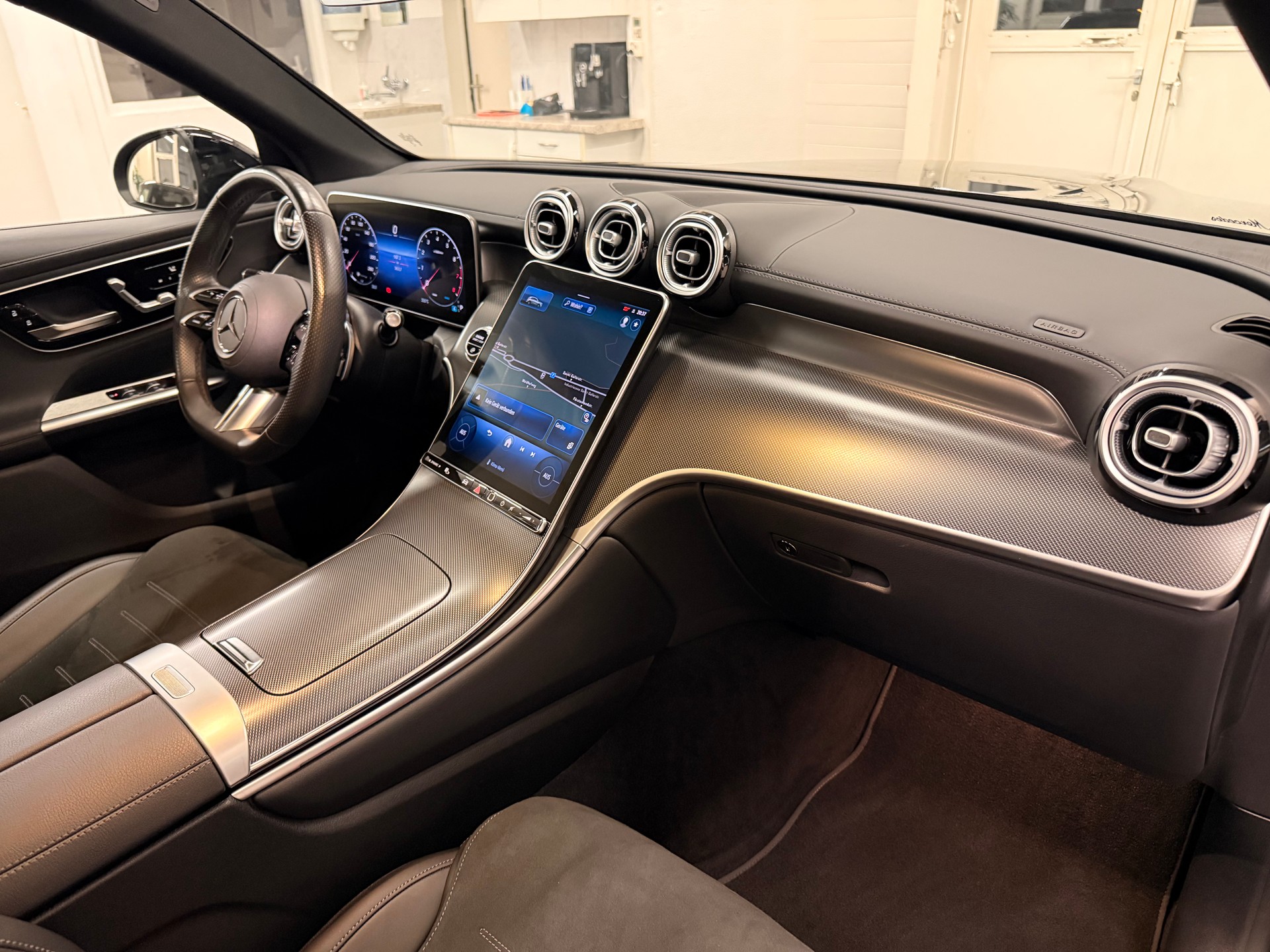 MERCEDES-BENZ GLC 200 4Matic 9G-Tronic-image-7