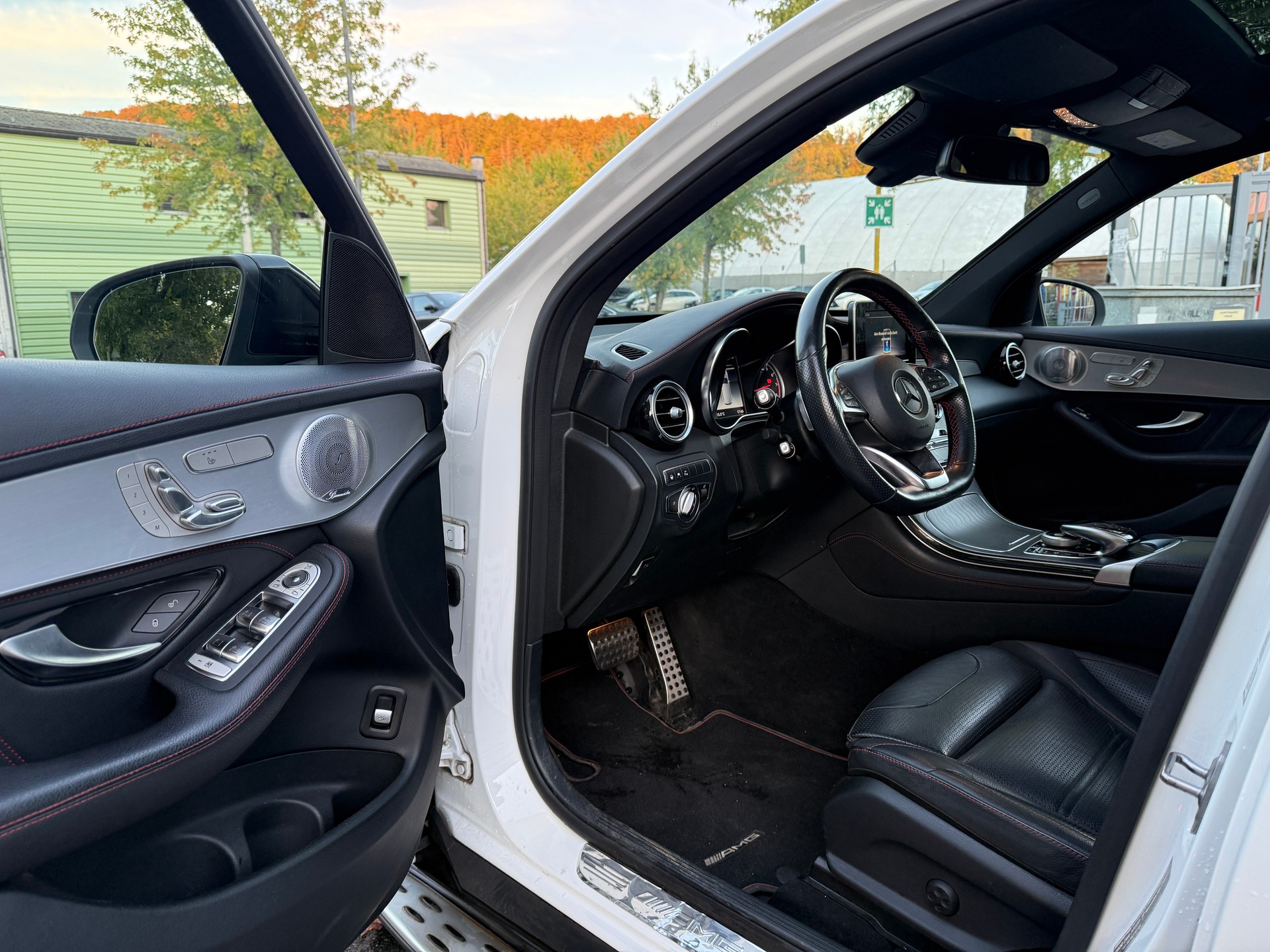 MERCEDES-BENZ GLC 43 AMG 4Matic 9G-Tronic-image-11