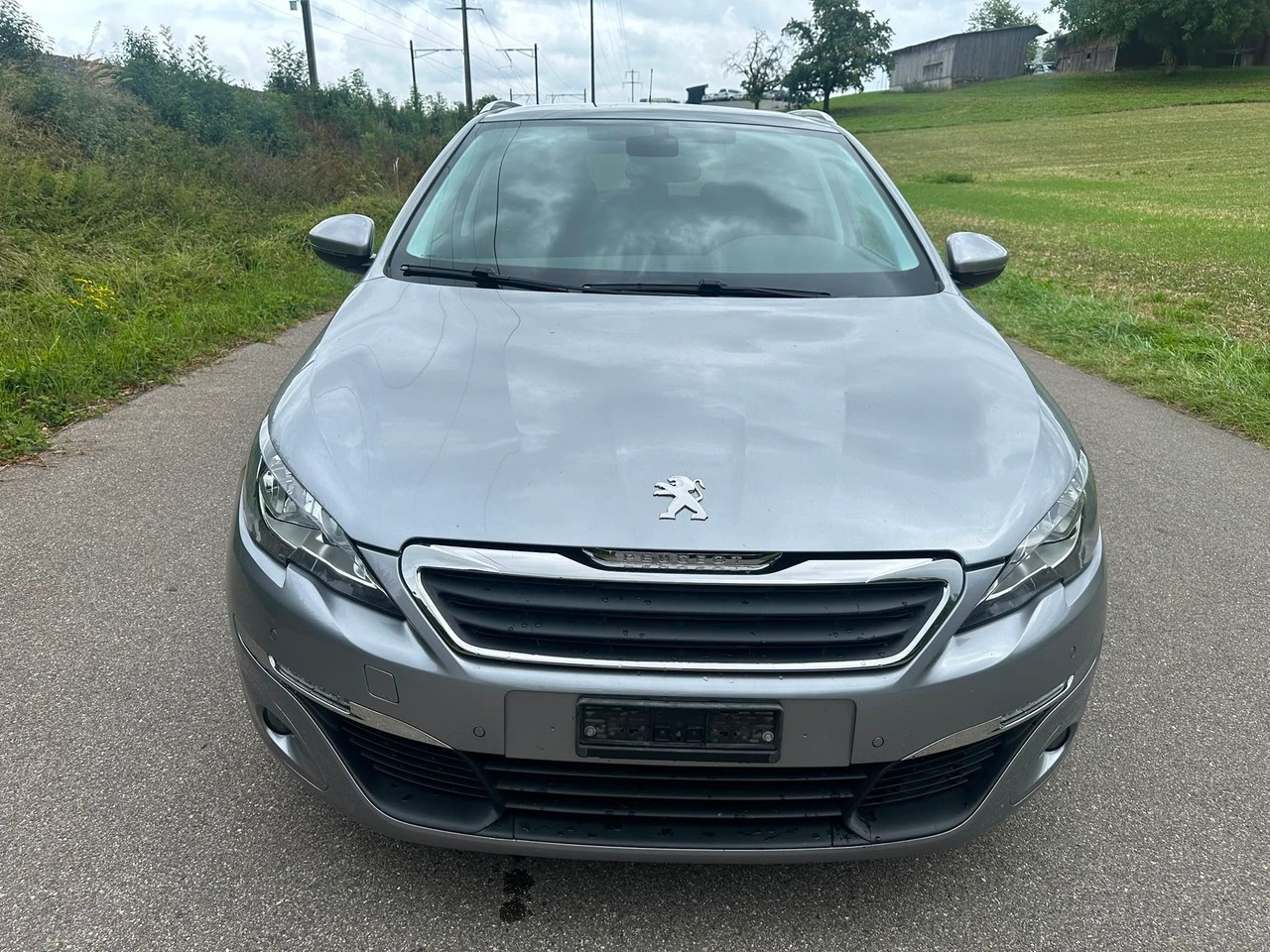 PEUGEOT 308 SW 1.2 THP Style-image-0