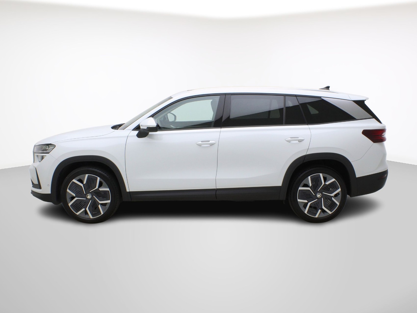 SKODA Kodiaq 2.0 TDI DSG Selection Suite 4WD-image-2