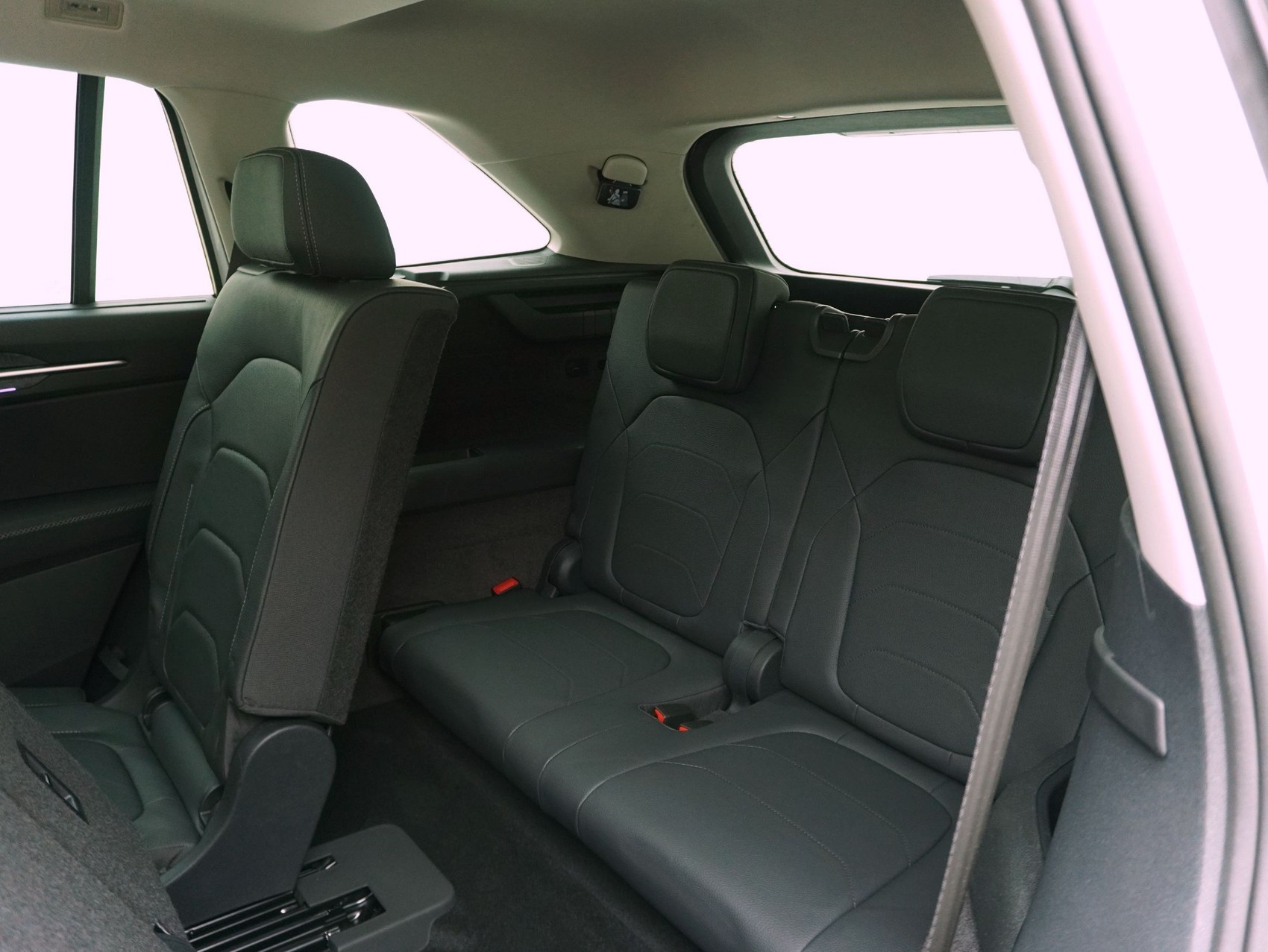 SKODA Kodiaq 2.0 TDI DSG Selection Suite 4WD-image-14